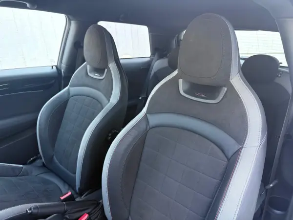 MINI 3 Portas John Cooper Works Auto Desportiva 31