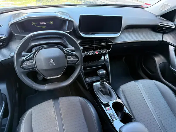 Peugeot 2008 1.2 PureTech Allure 28