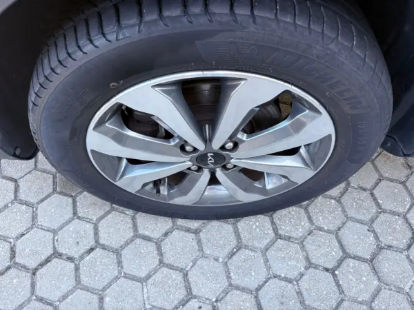 Kia Stonic 1.2 Dynamic 12