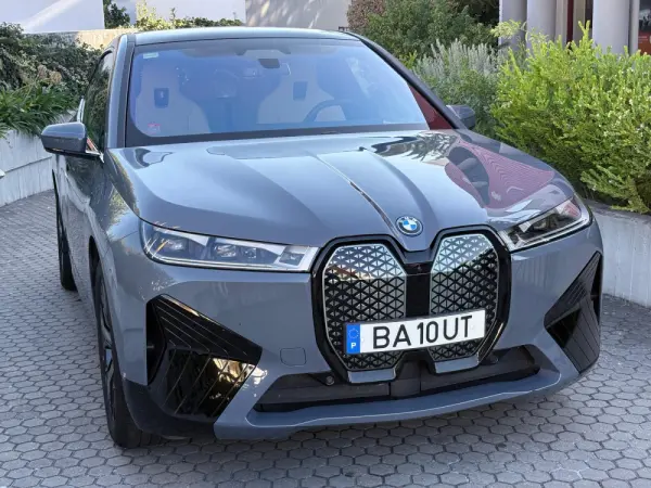 BMW iX xDrive 50 Pack Desportivo 2
