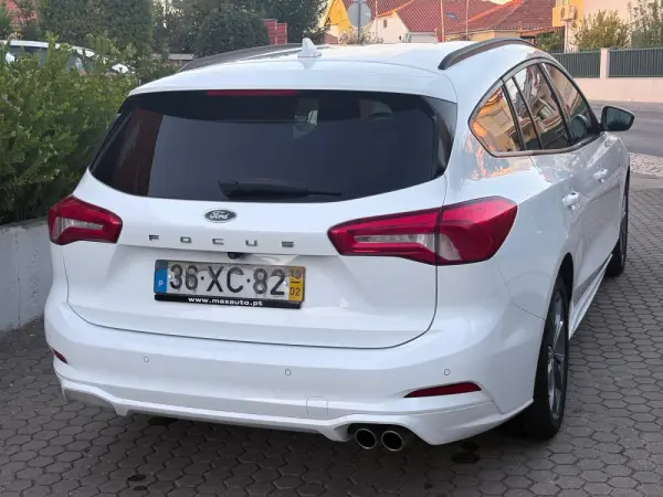 Ford Focus SW 1.0 EcoBoost ST-Line 19