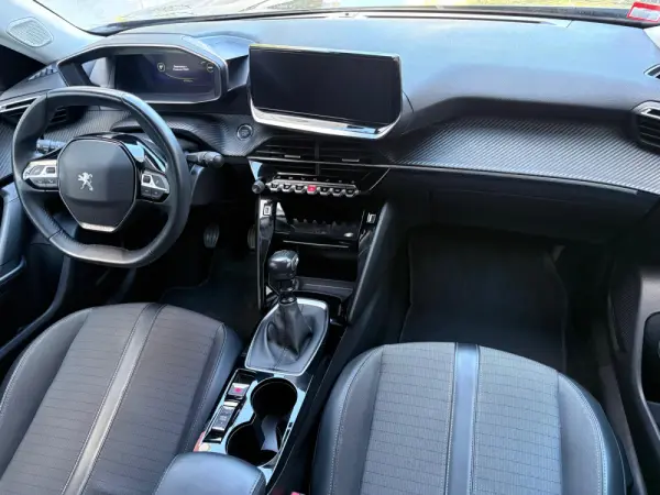 Peugeot 2008 1.2 PureTech Allure 29