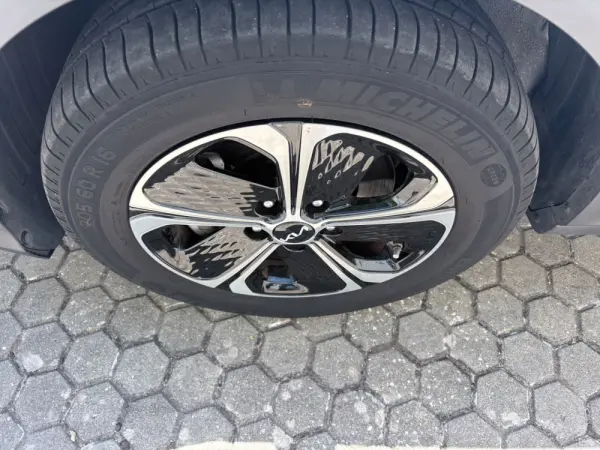 Kia XCeed 1.6 GDi PHEV Drive 12
