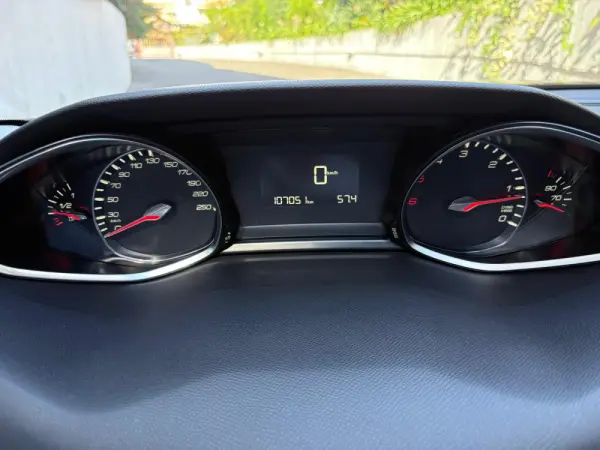 Peugeot 308 SW 1.5 BlueHDi Allure 41