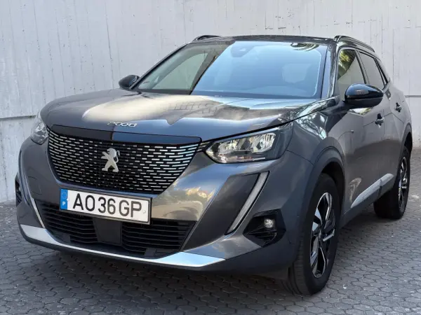Peugeot 2008 1.2 PureTech Allure 10