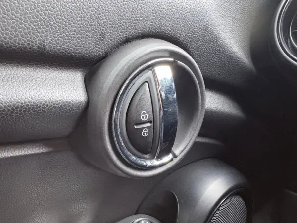 MINI 5 Portas One 35