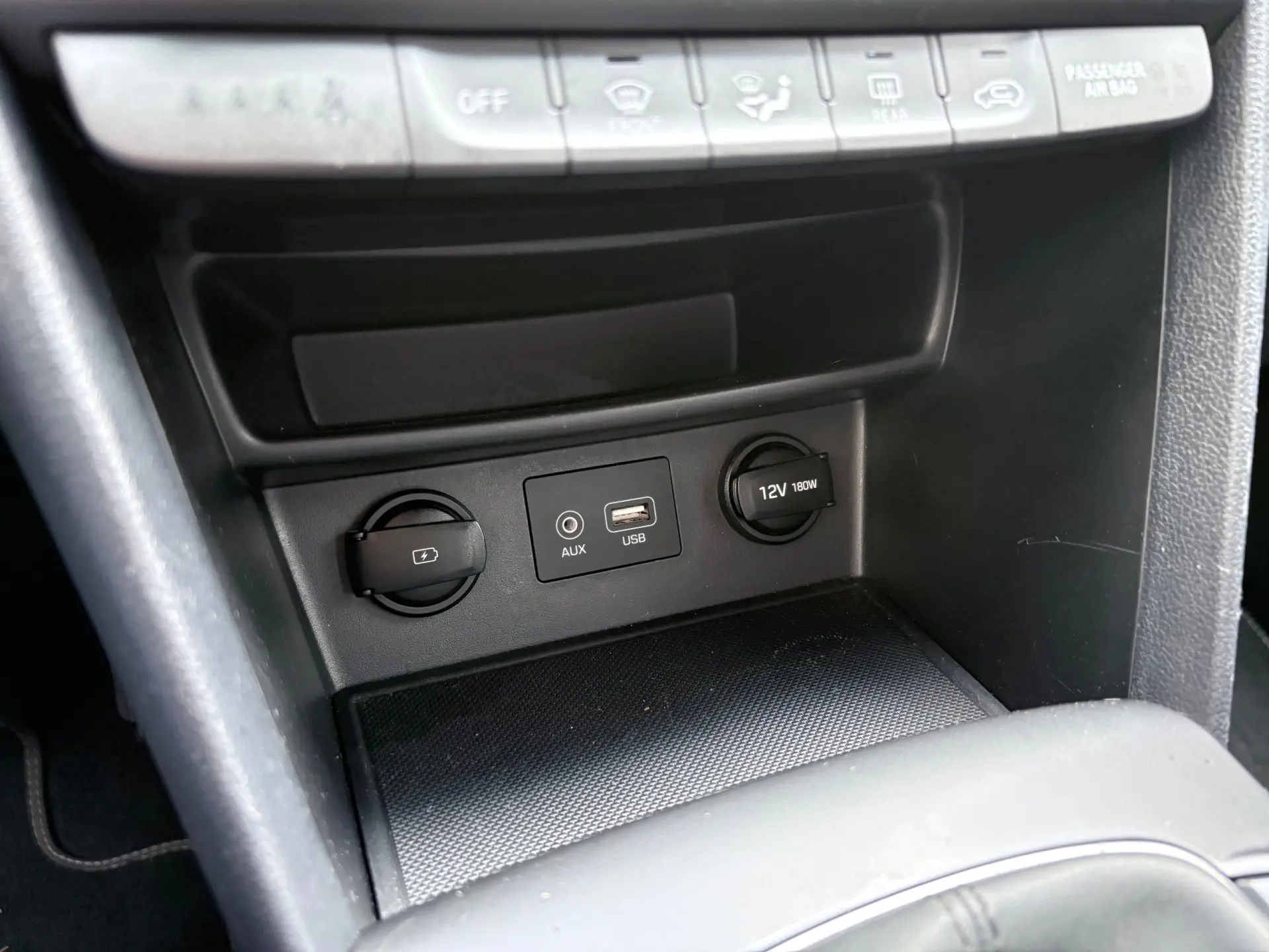 Hyundai Kauai 1.0 T-GDi Premium Tec.Preto 48