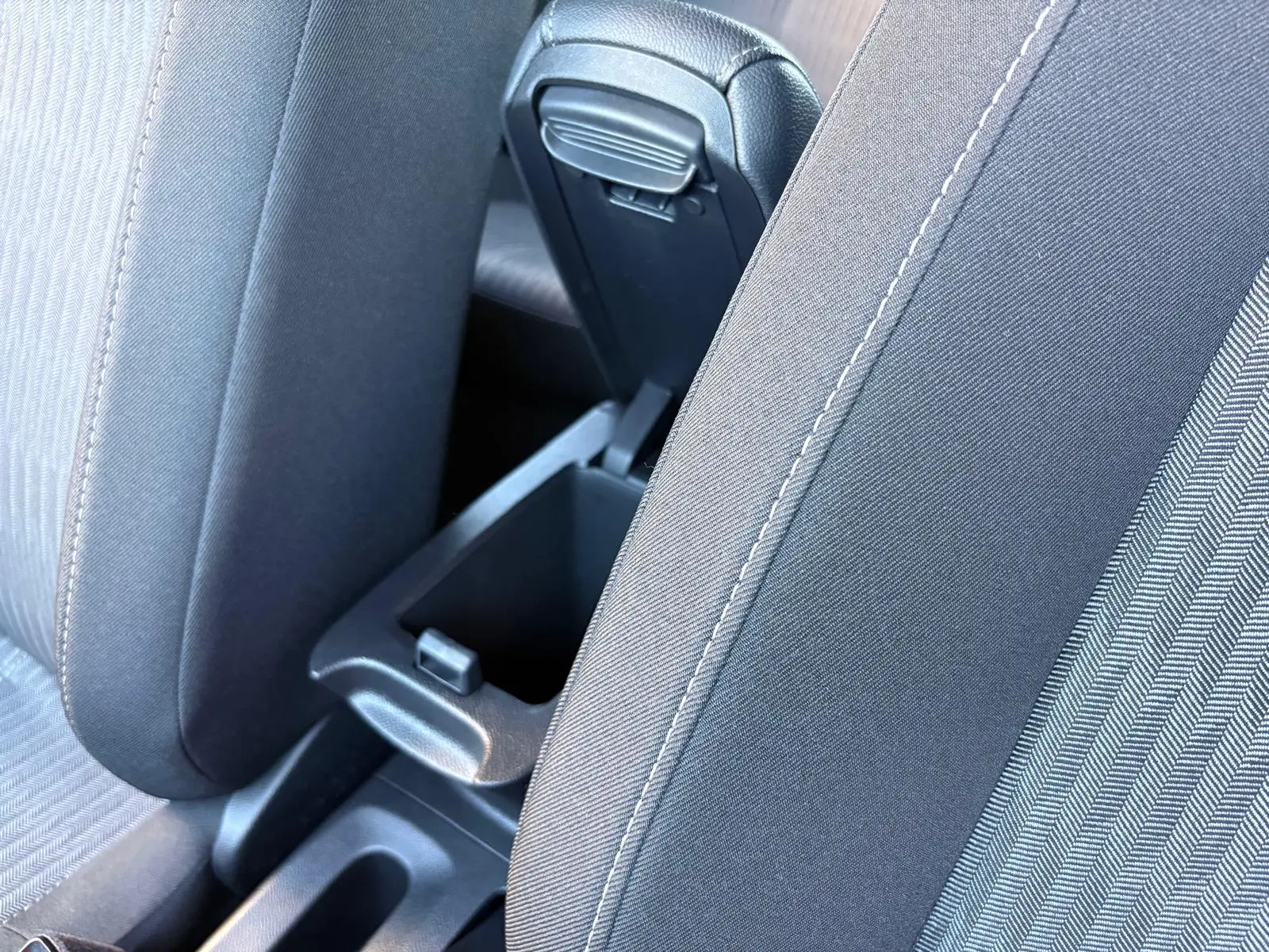 Opel Corsa 1.2 Business 32
