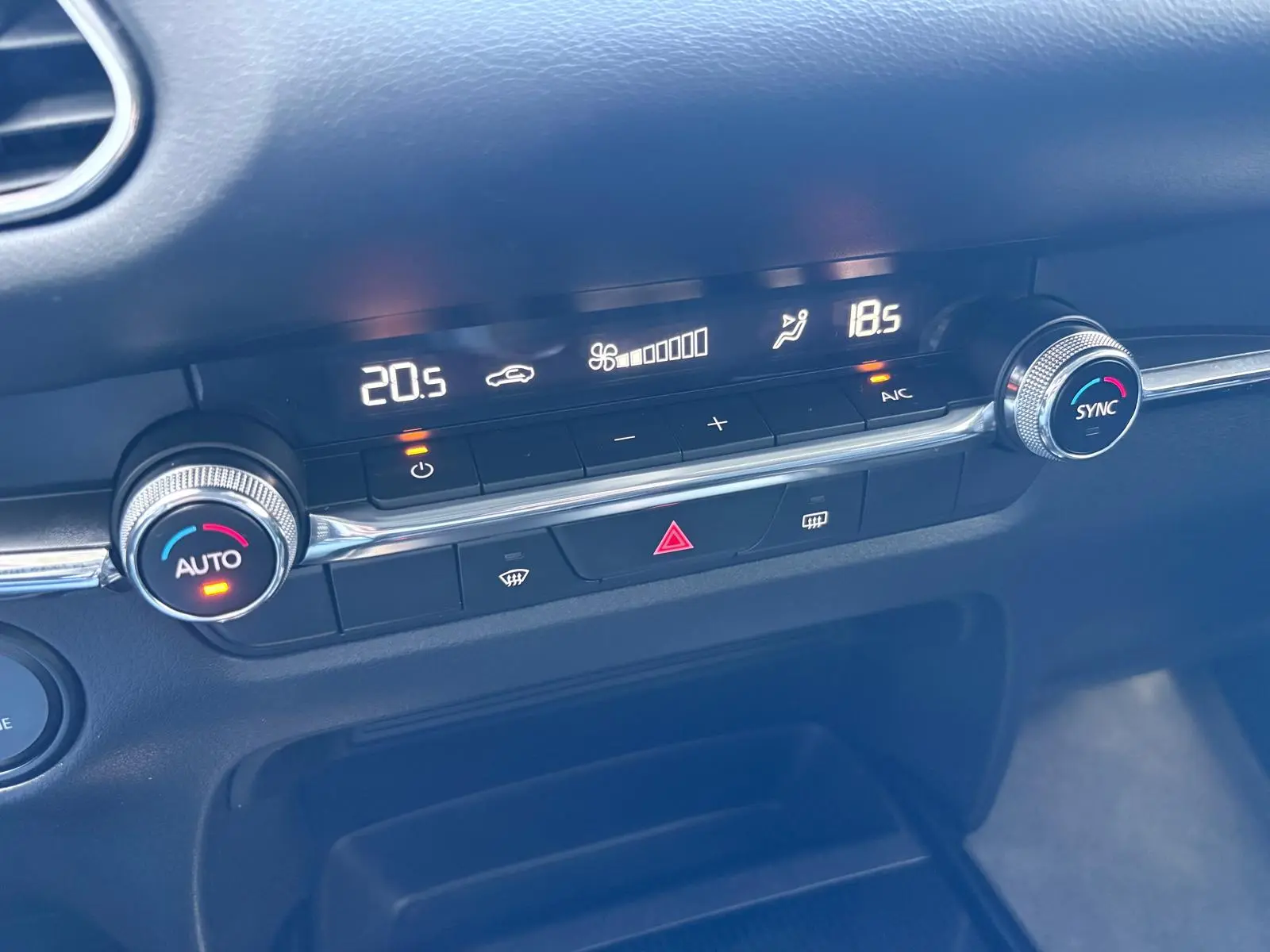 Mazda CX-30 2.0 Sky-G Evolve AT i-Active 49