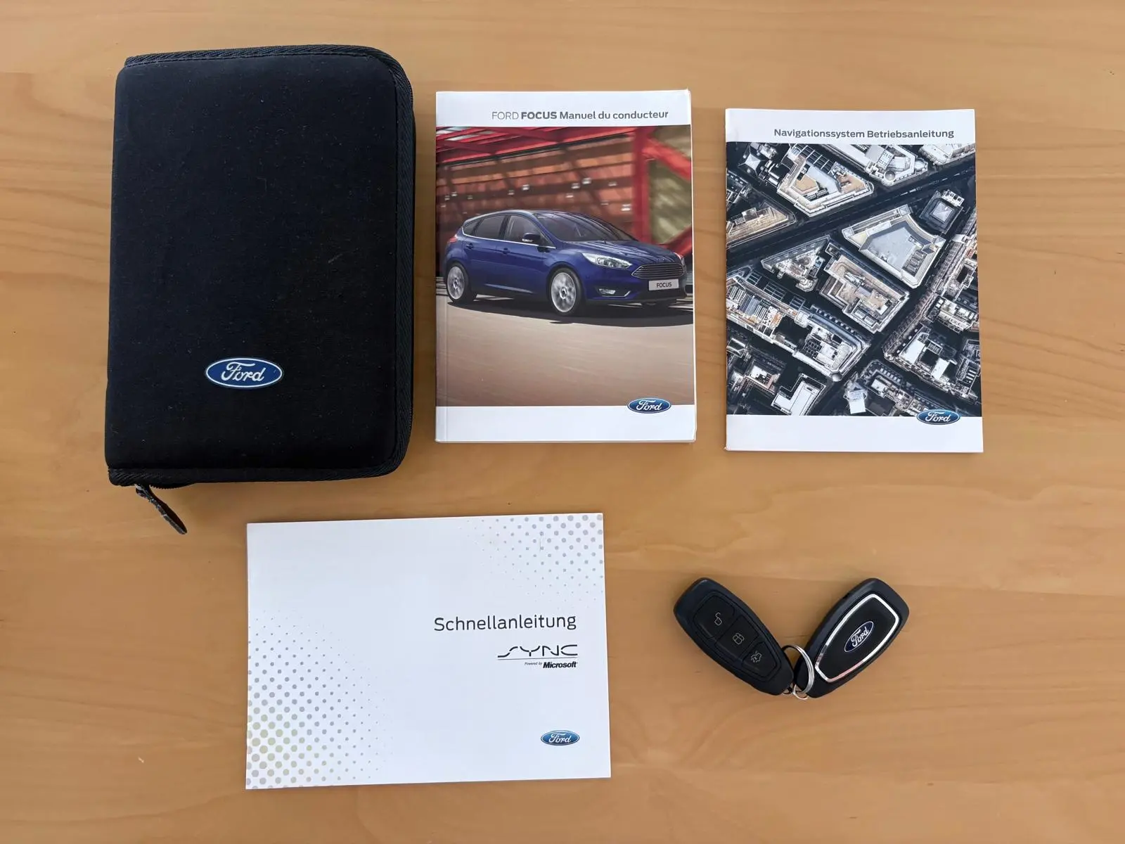 Ford Focus 2.0 EcoBoost ST c/ Pack Pele Desportiva 60