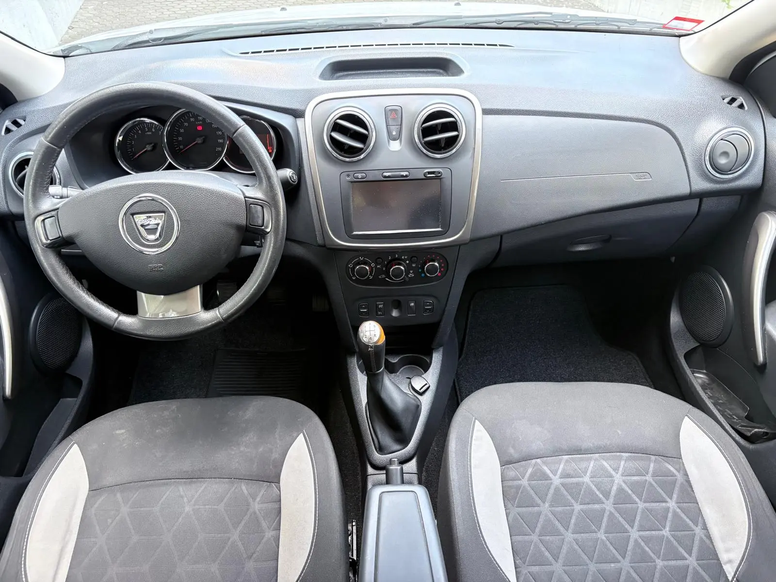 Dacia Sandero 1.5 dCi Stepway 6