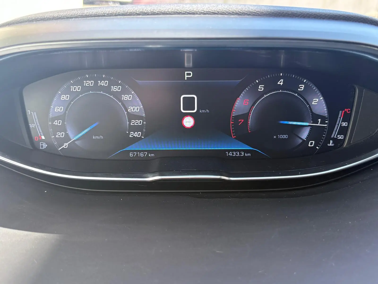 Peugeot 3008 1.2 PureTech Allure EAT8 44