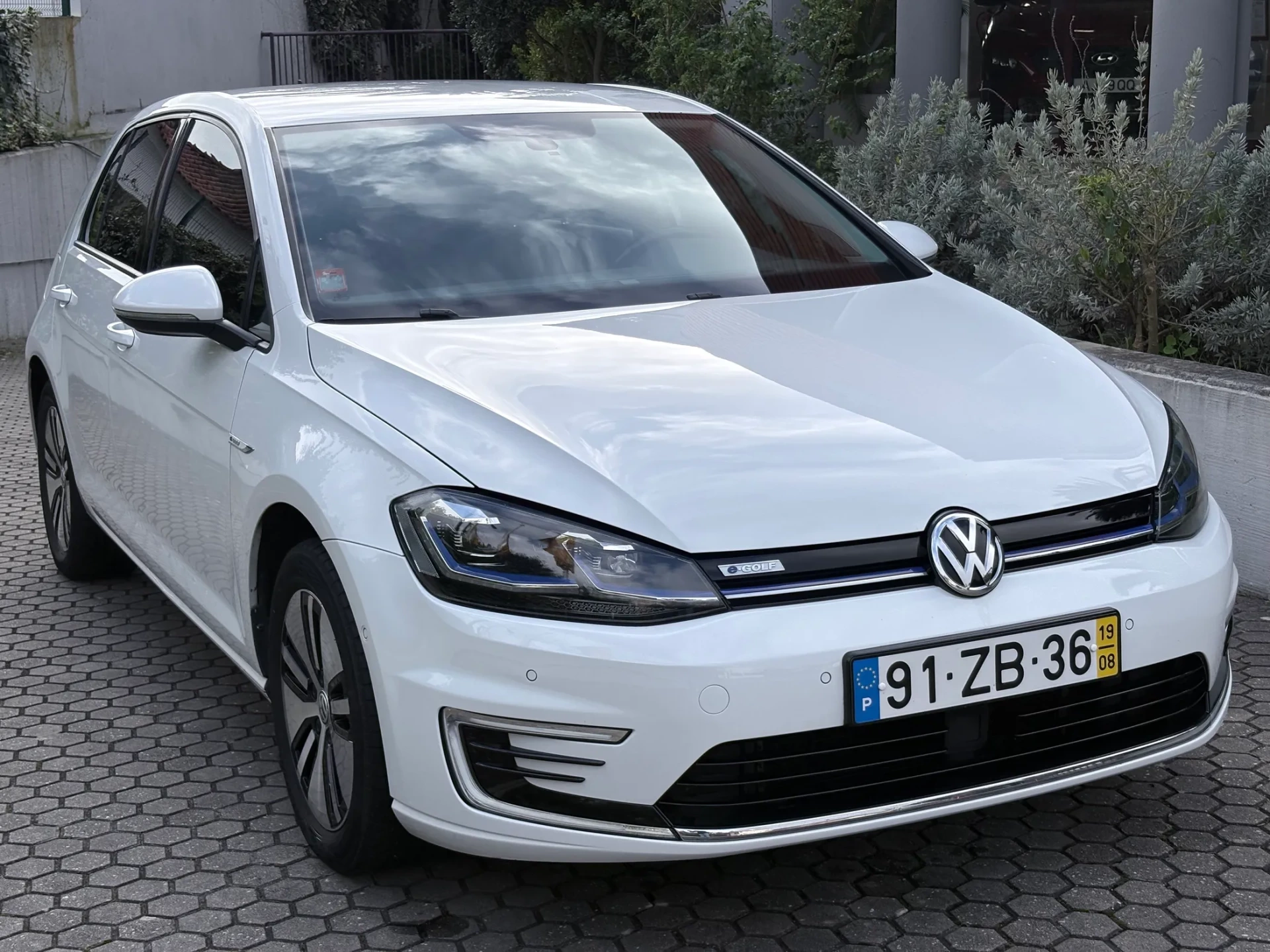 Volkswagen e-Golf AC/DC 2