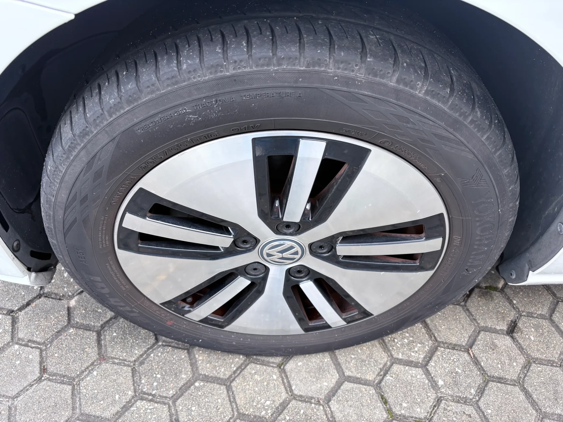 Volkswagen e-Golf AC/DC 12