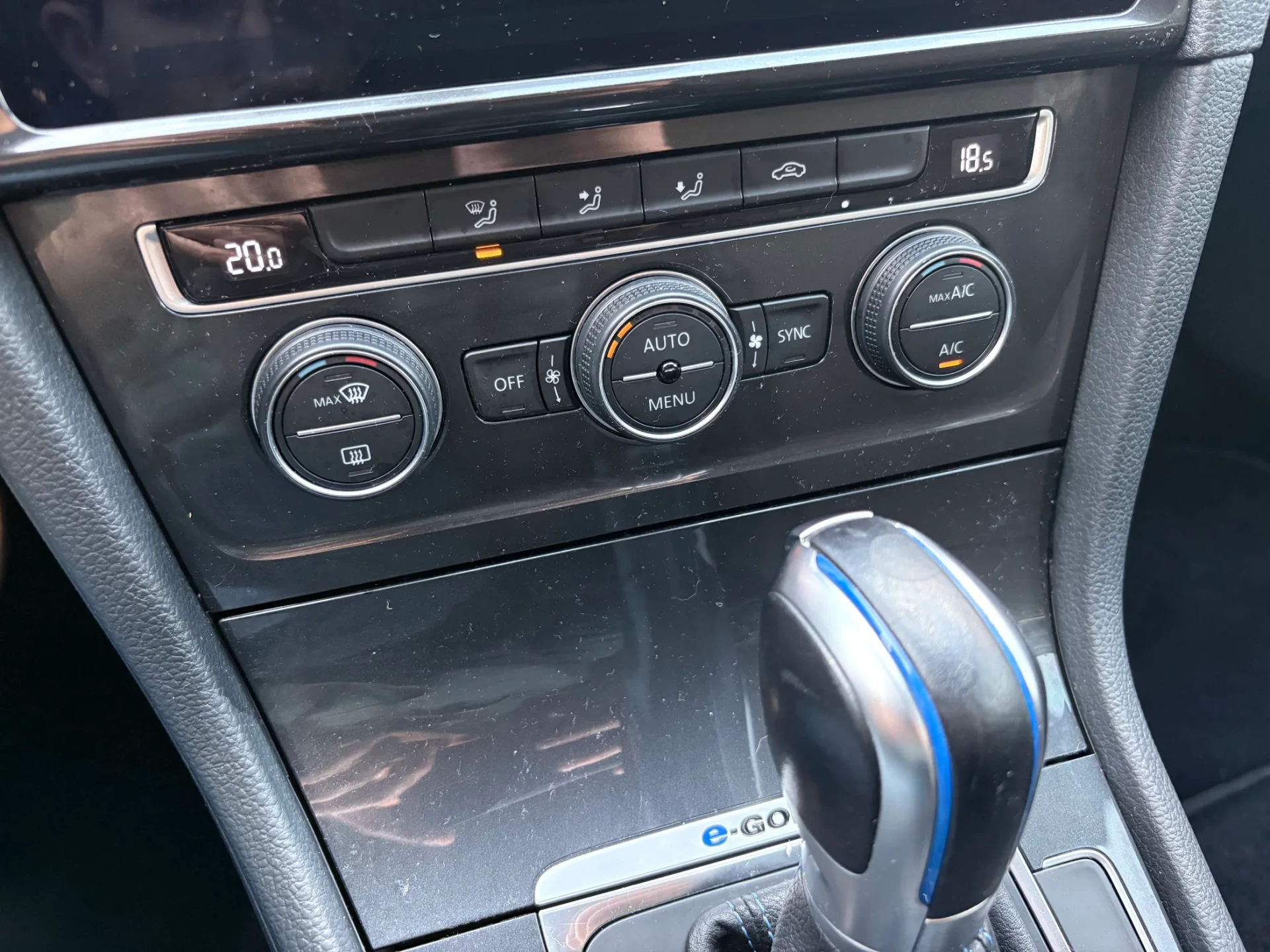 Volkswagen e-Golf AC/DC 45