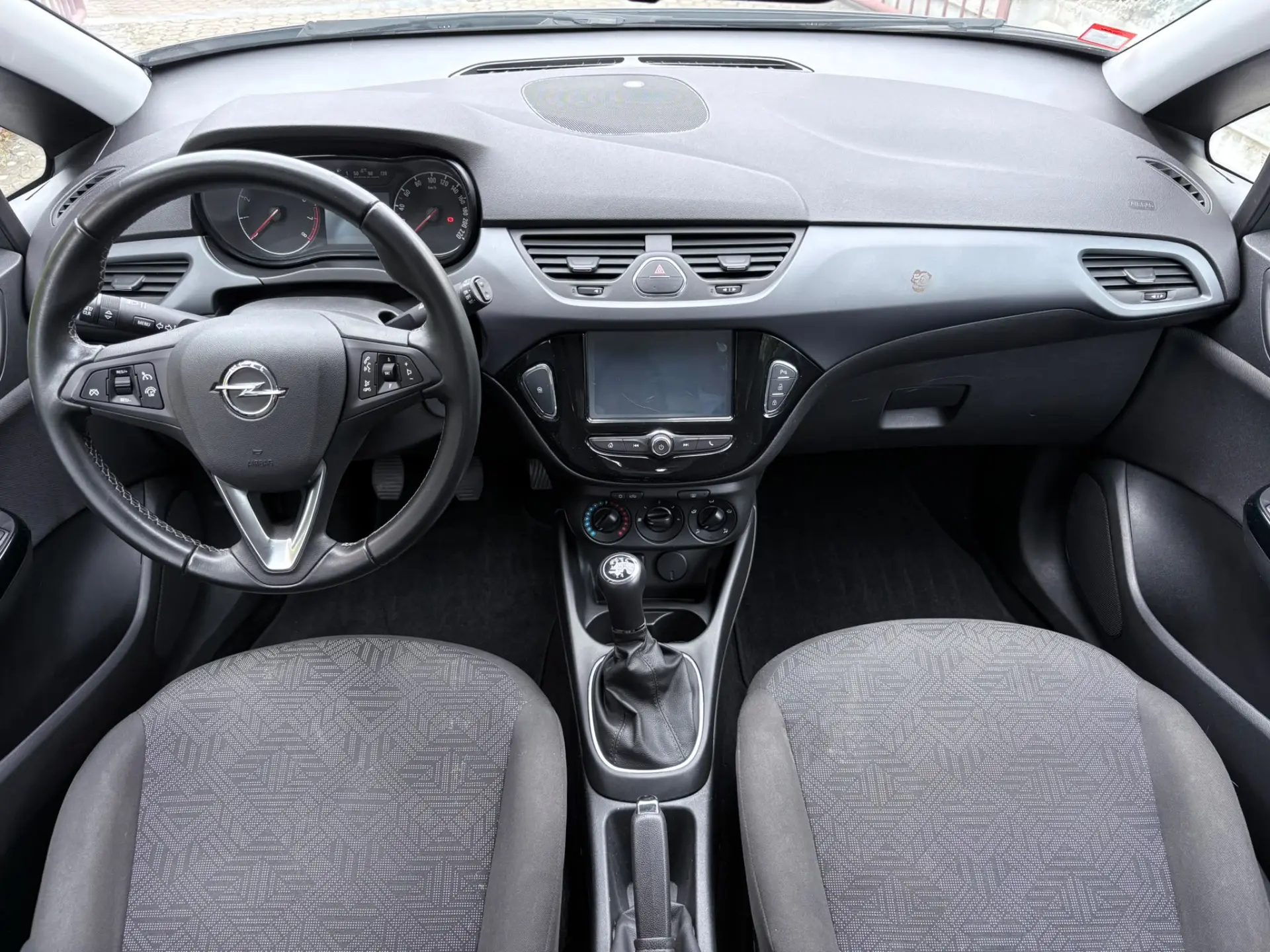 Opel Corsa 1.2 Dynamic 6