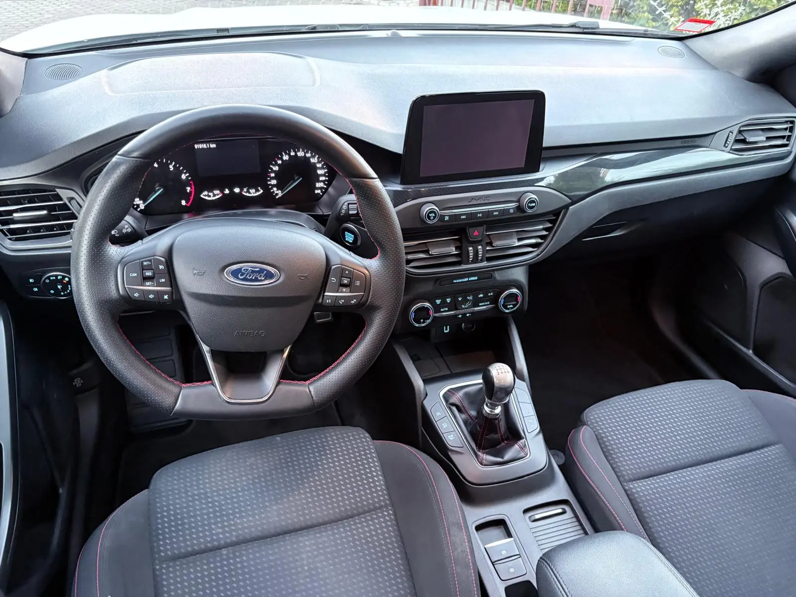 Ford Focus SW 1.0 EcoBoost ST-Line 28