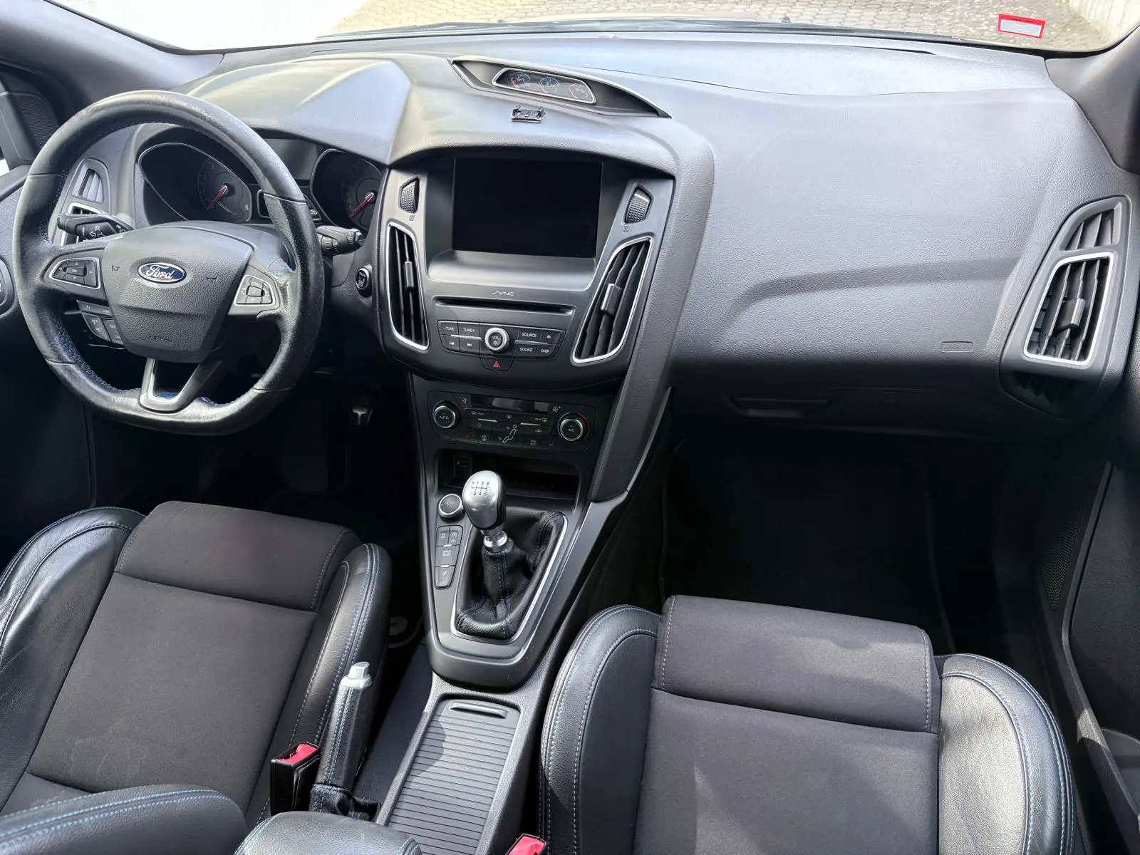Ford Focus 2.3 EcoBoost S&S 4WD RS 27
