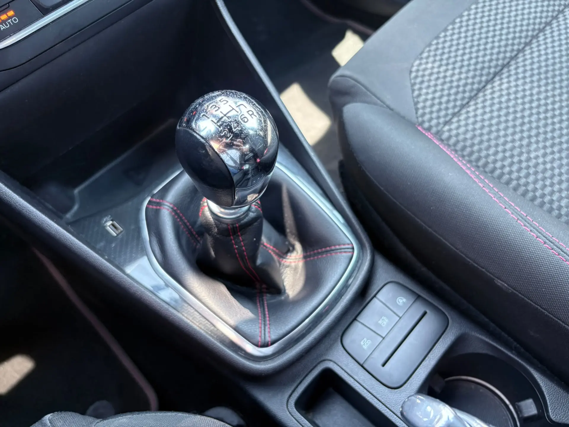 Ford Fiesta 1.0 EcoBoost ST-Line 51