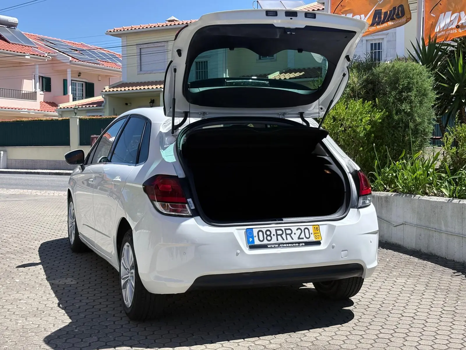 Citroen C4 1.6 BlueHDi Feel EAT6 26