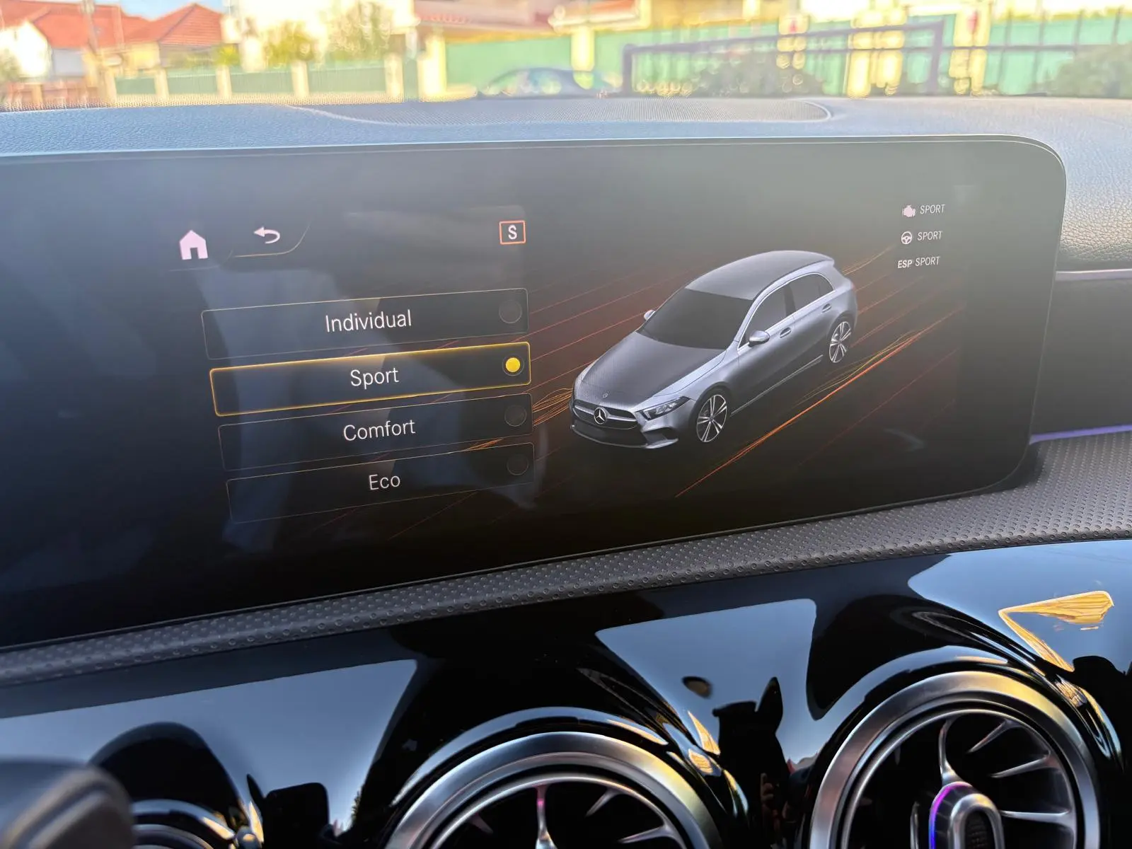 Mercedes-Benz A 180 d AMG Line Aut. 52