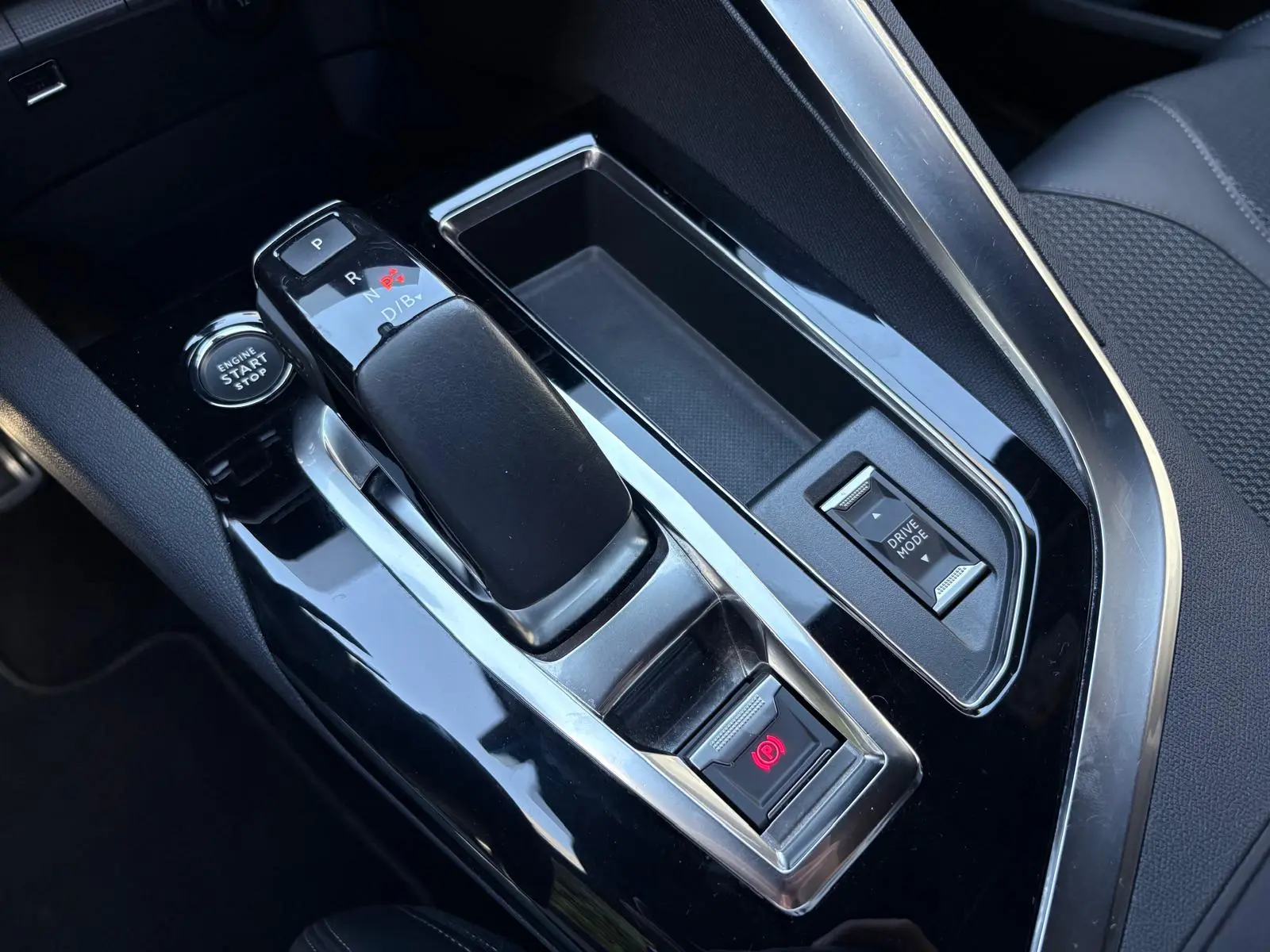 Peugeot 3008 1.6 Hybrid GT e-EAT8 53