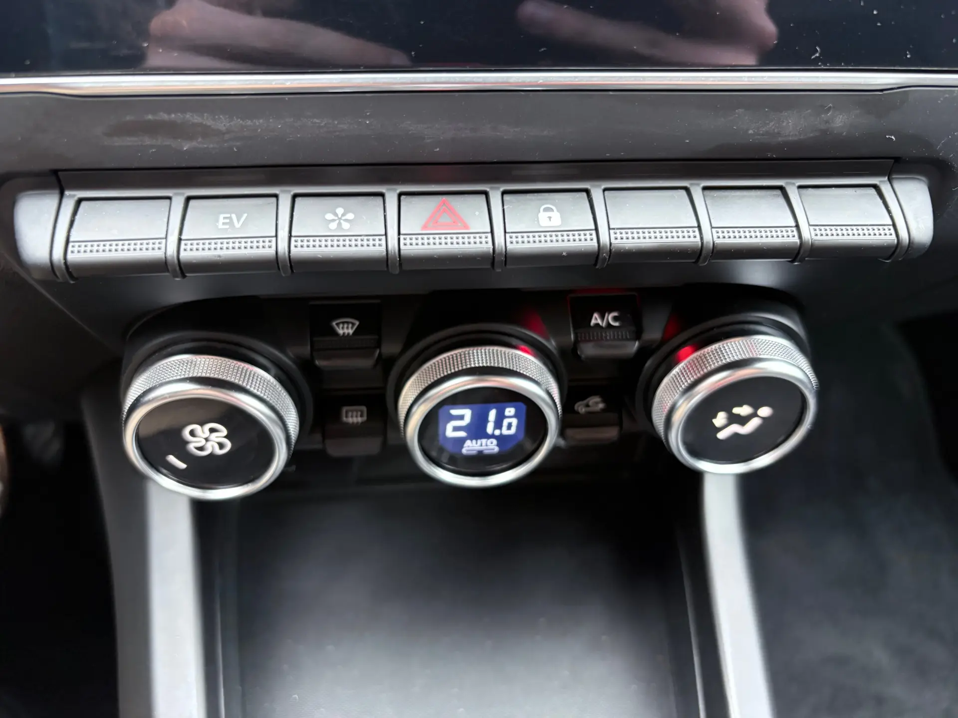 Renault Arkana 1.6 E-Tech Intens 48