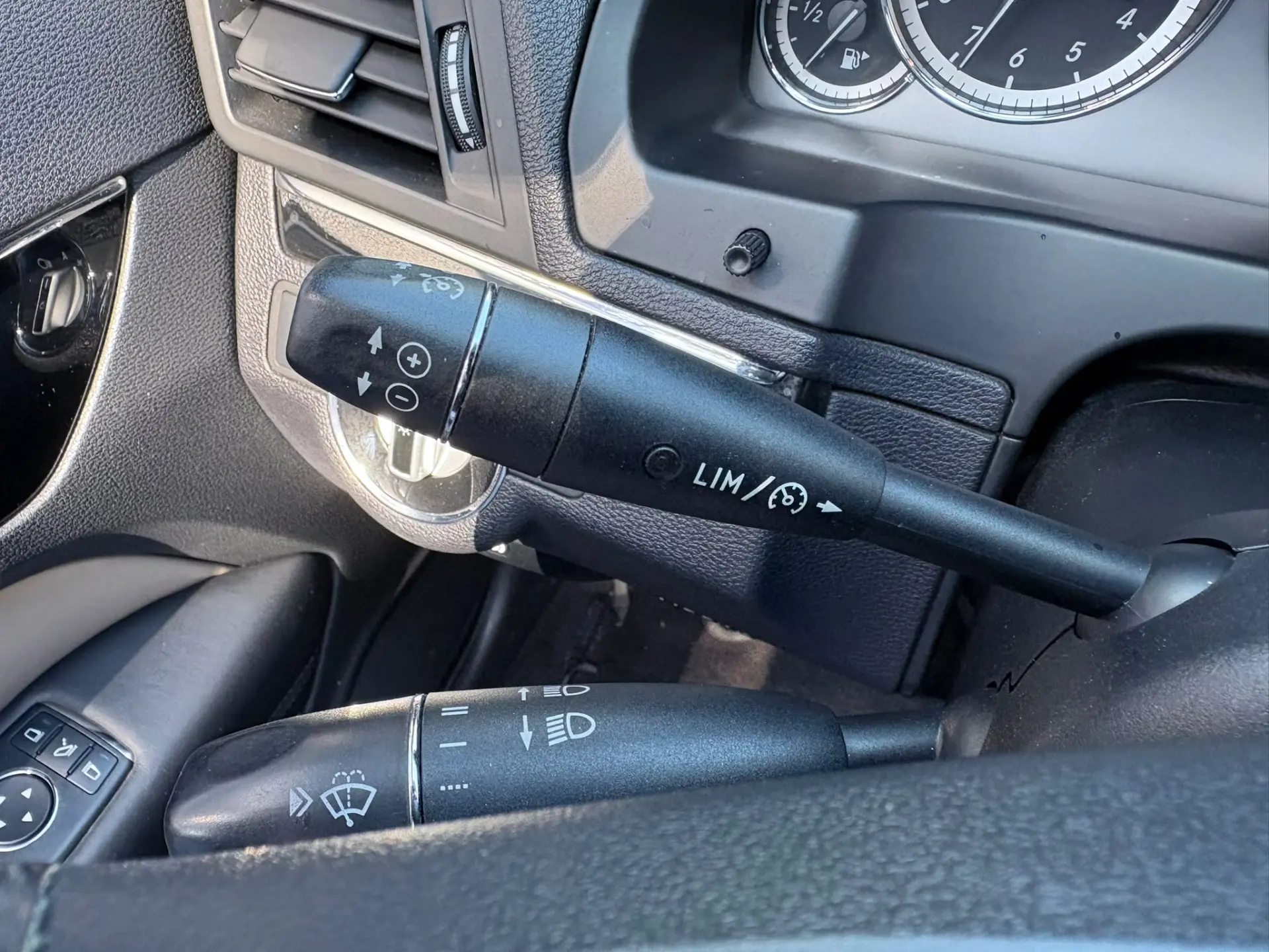 Mercedes-Benz E 350 CGi Avantgarde BlueEfficiency Auto 42
