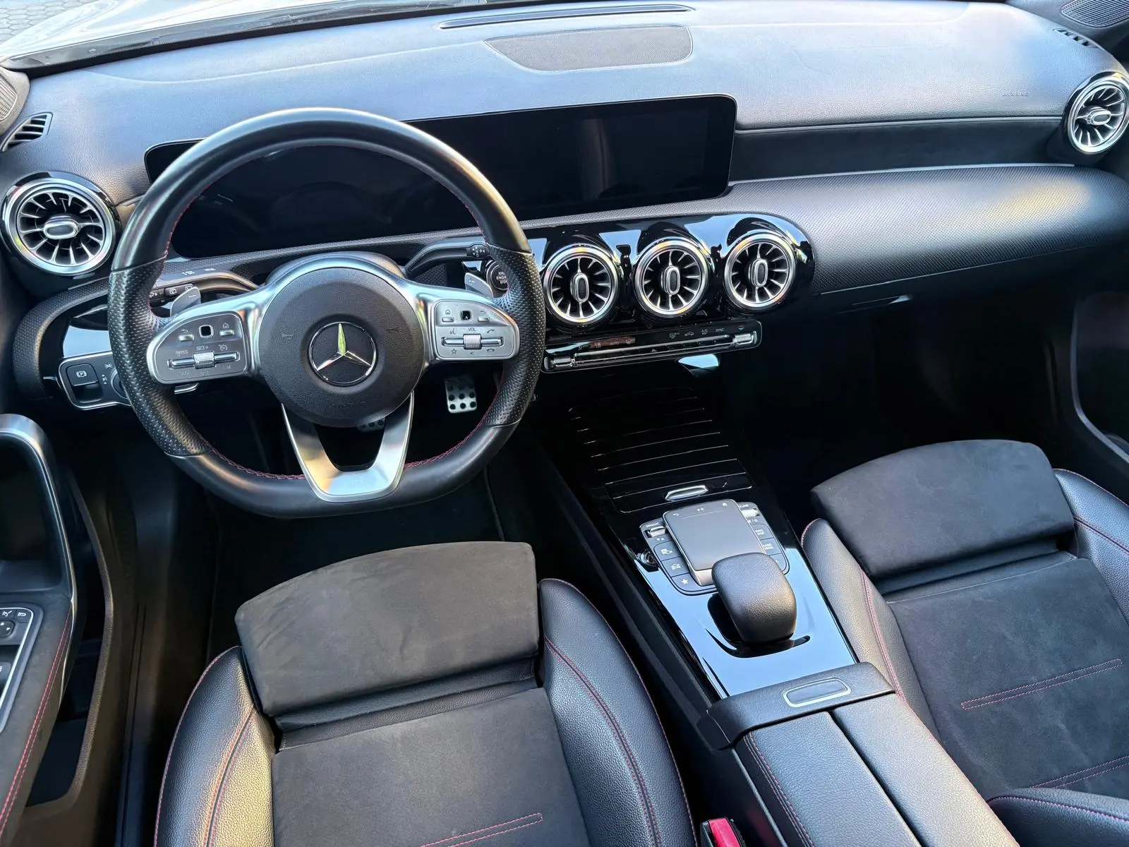 Mercedes-Benz A 180 d AMG Line Aut. 29