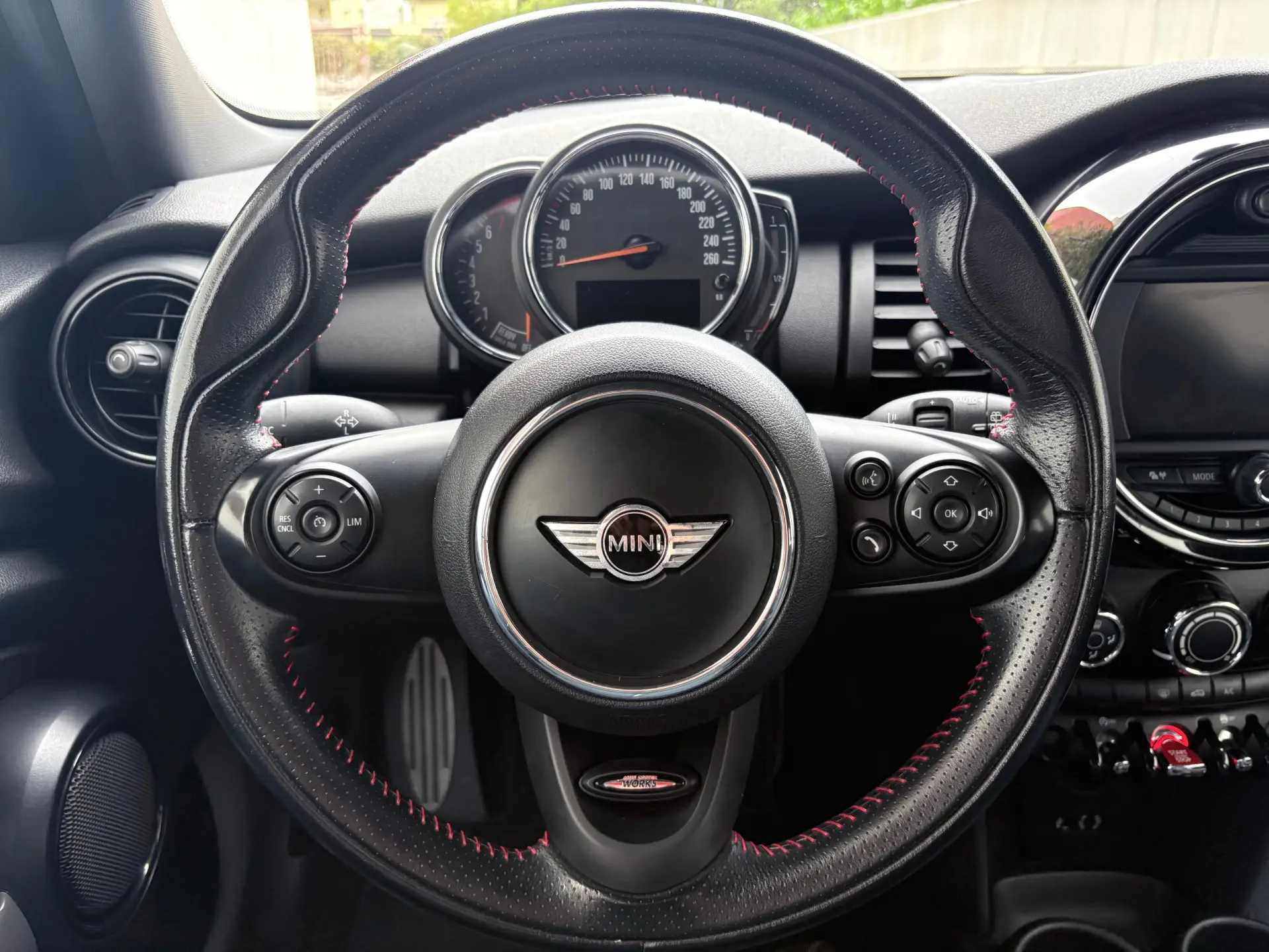 MINI 5 Portas One 37