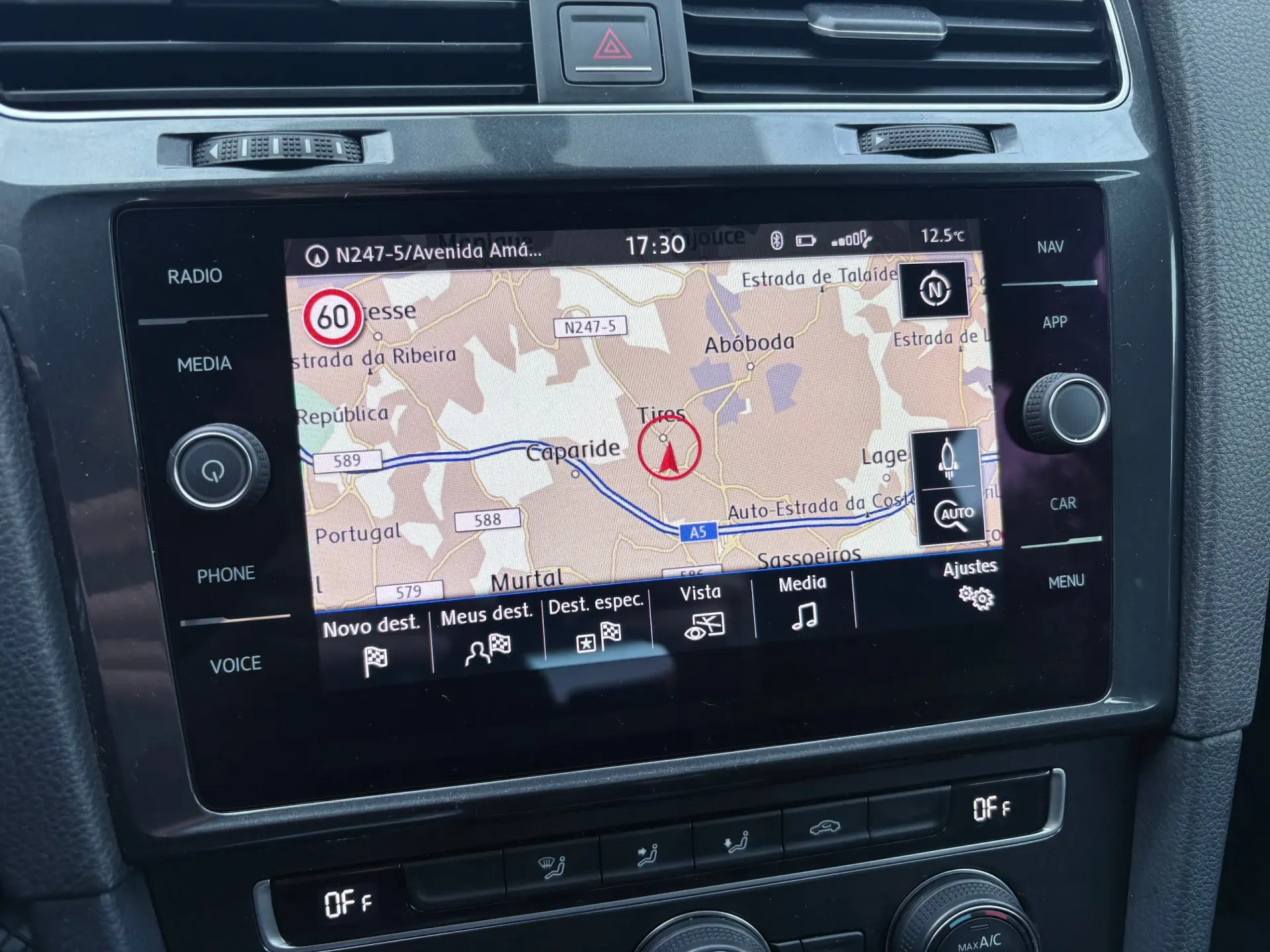 Volkswagen Golf 1.0 TSI Confortline 42