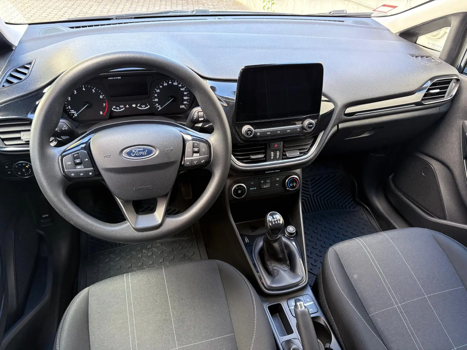 Ford Fiesta 1.1 Ti-VCT Business 29