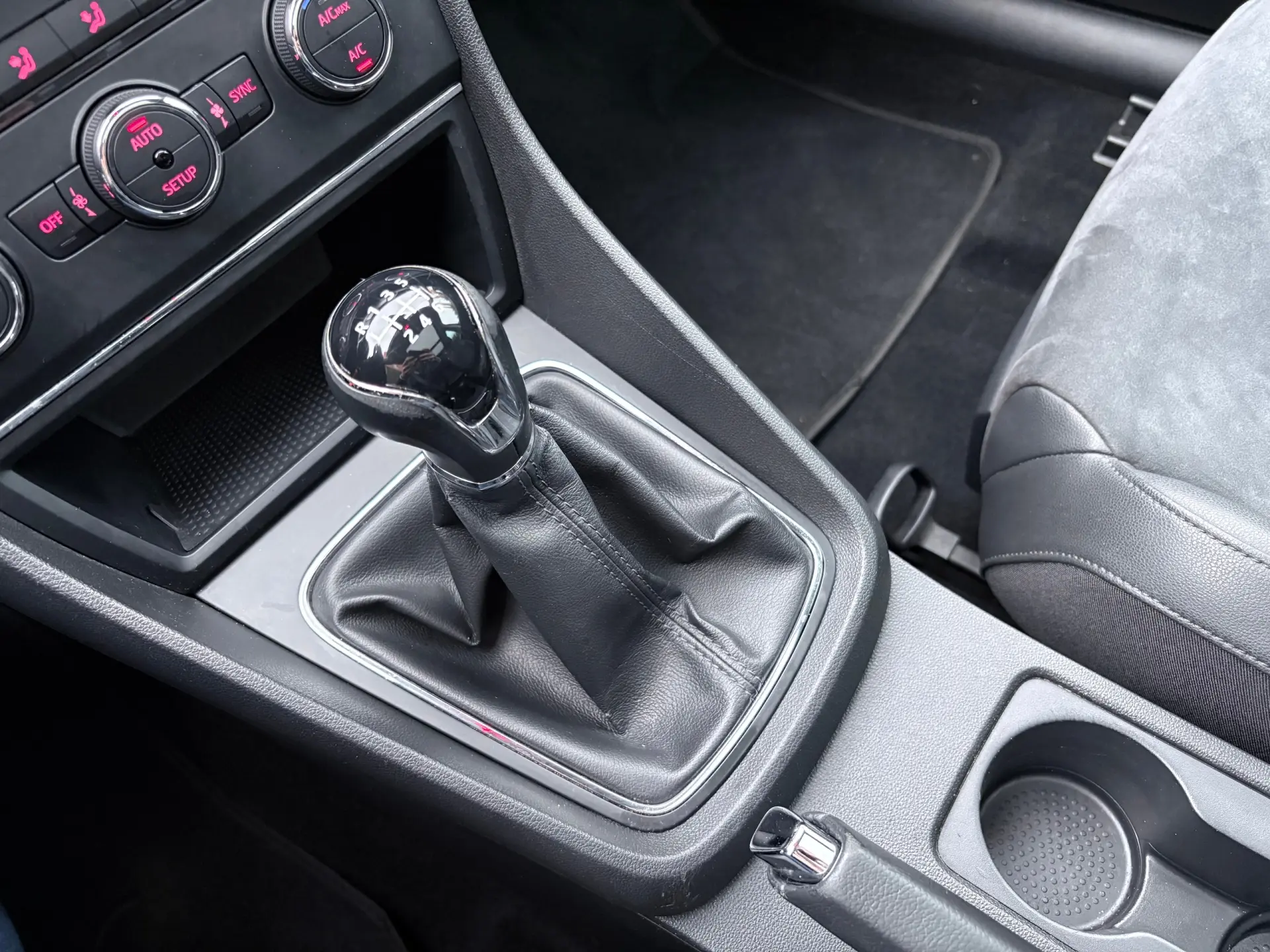 SEAT Leon ST 1.6 TDI S&S 4Drive Style 48