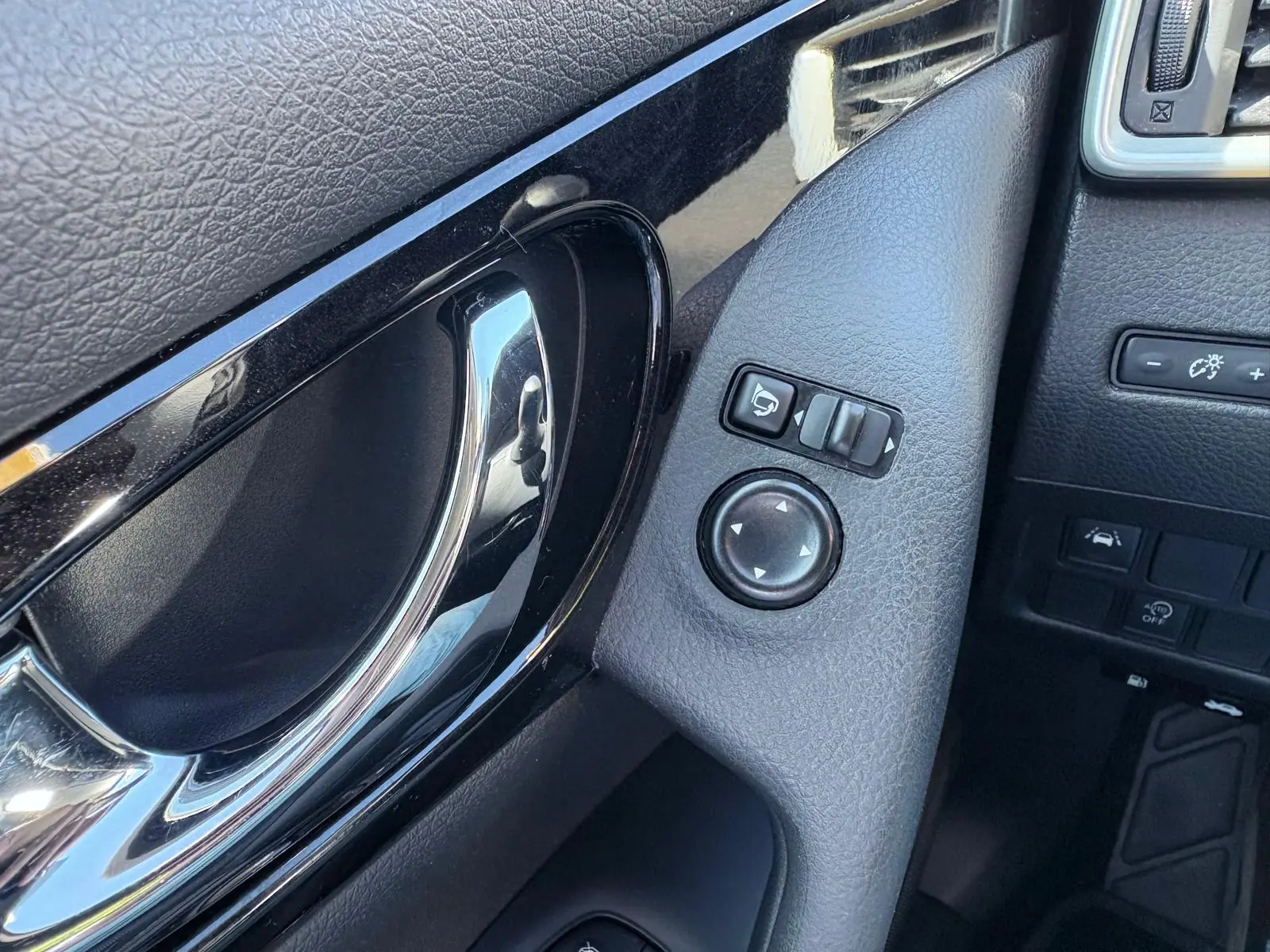 Nissan Qashqai 1.5 dCi N-Connecta J18 36