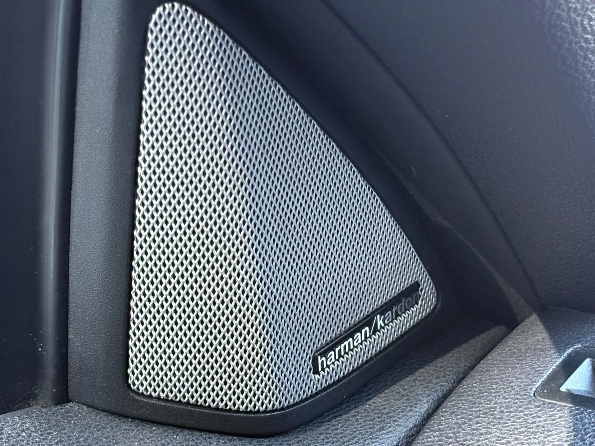 Mercedes-Benz E 350 CGi Avantgarde BlueEfficiency Auto 37