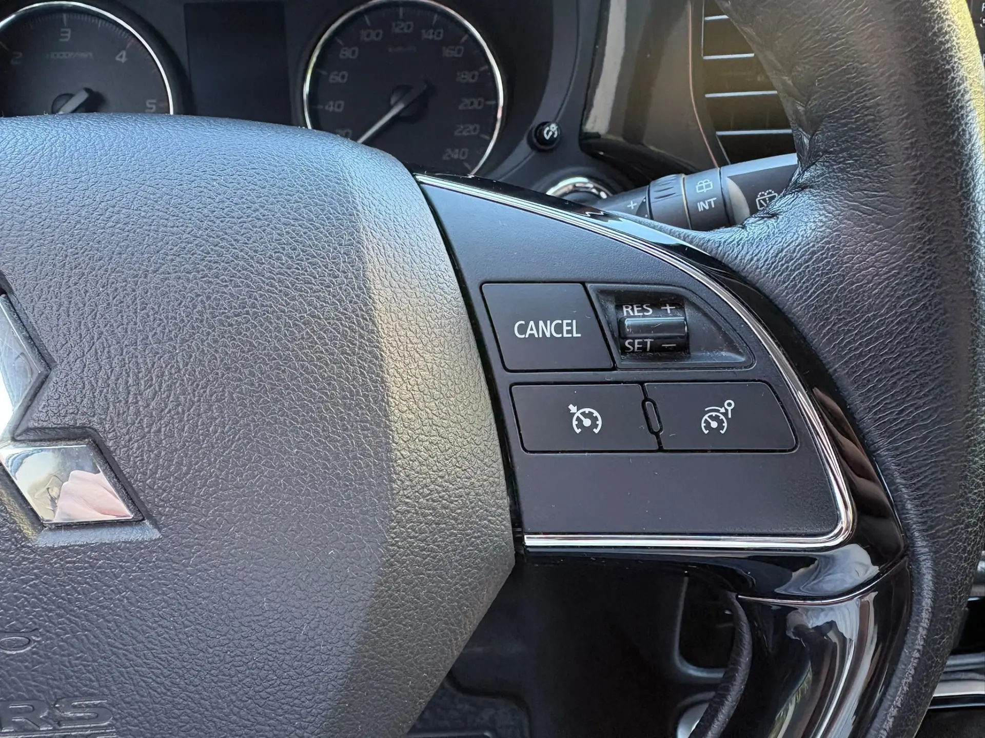 Mitsubishi Outlander 2.2 DI-D Instyle Navi 39