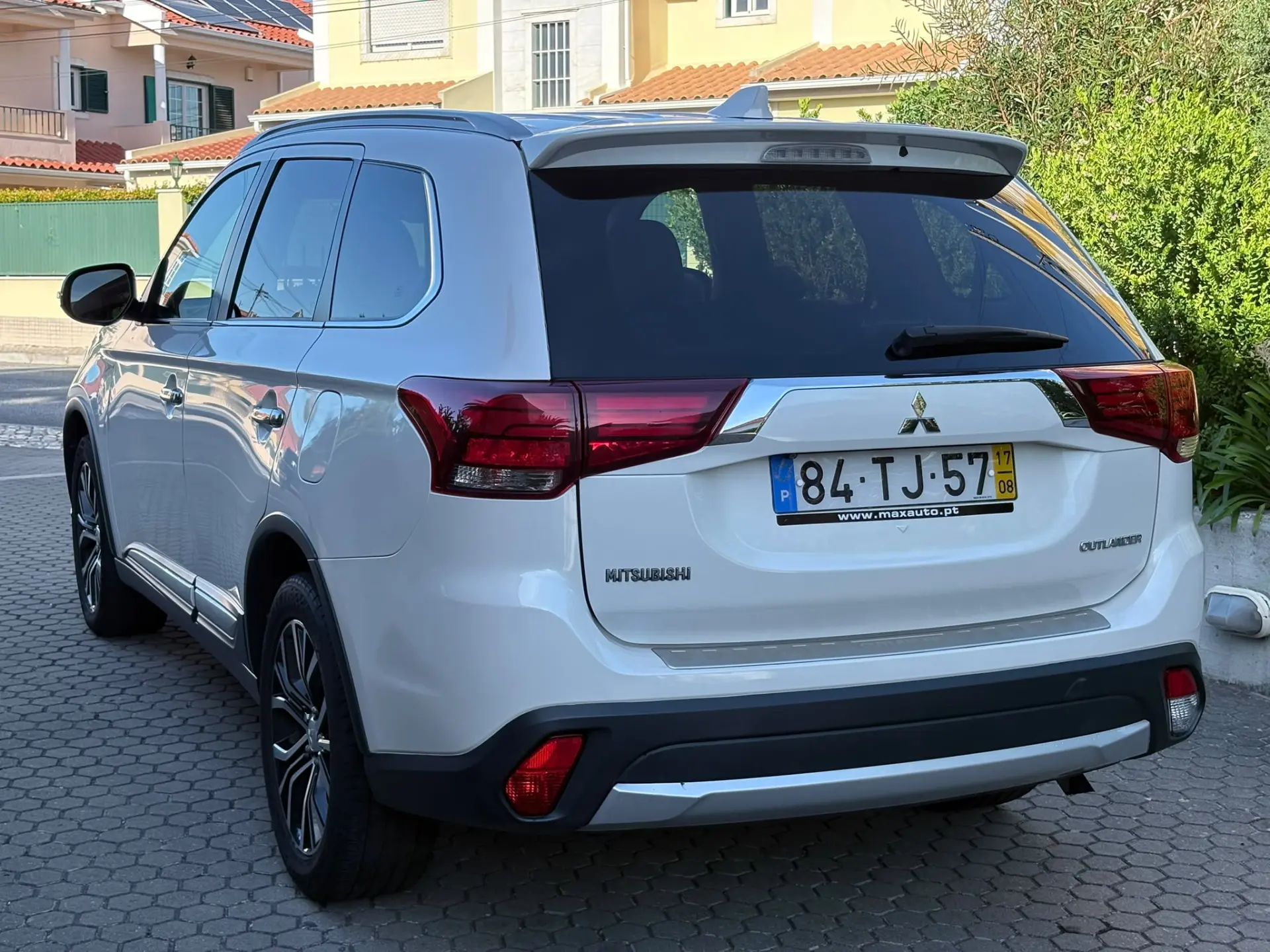 Mitsubishi Outlander 2.2 DI-D Instyle Navi 25