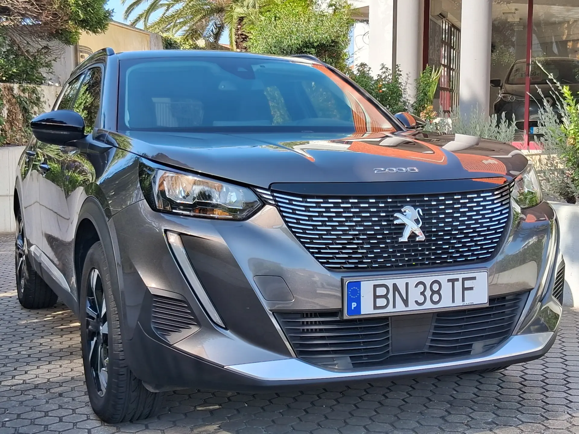 Peugeot 2008 1.2 PureTech Allure EAT8 1