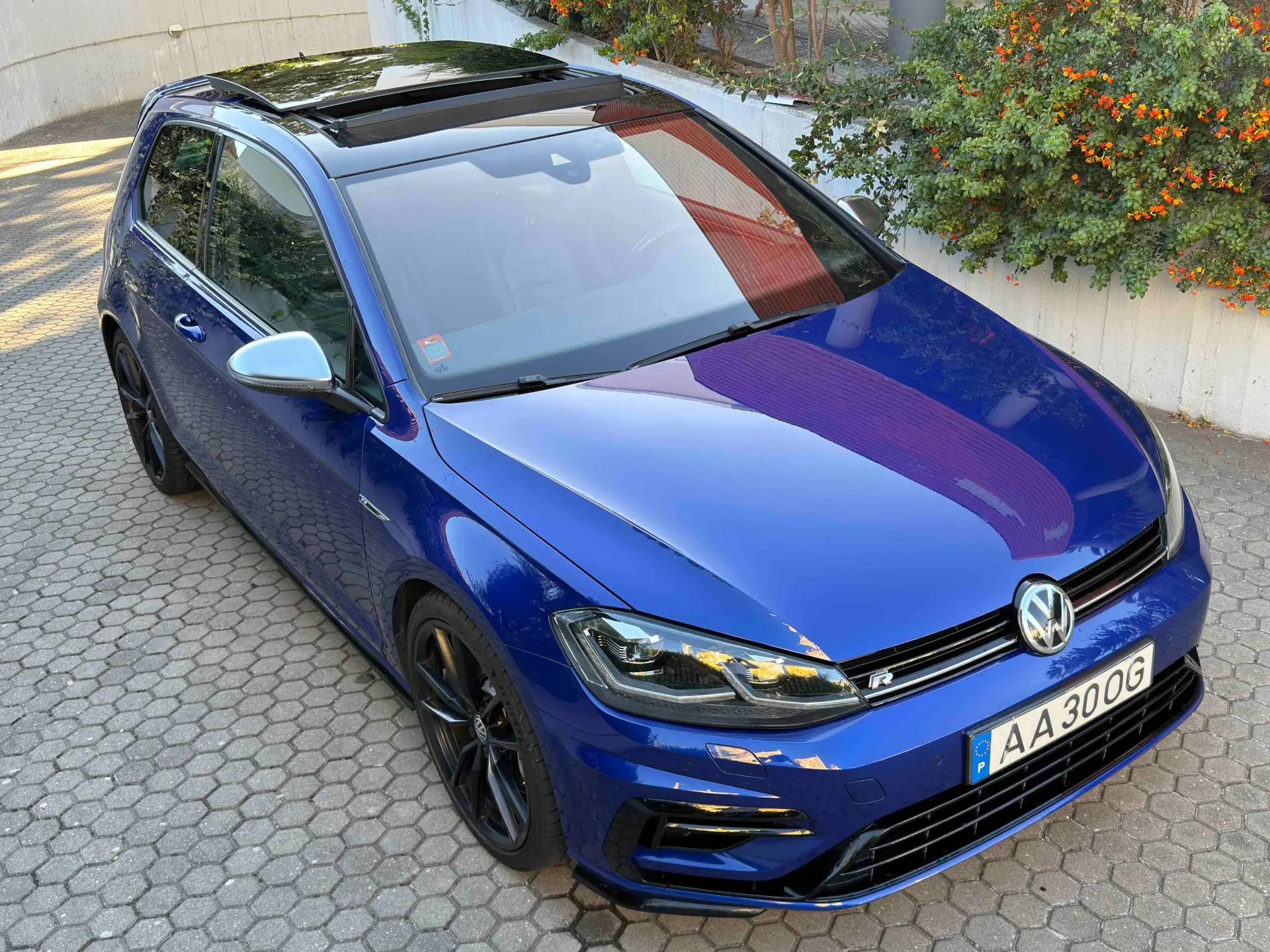 Volkswagen Golf R 4Motion (BlueMotion ) 22