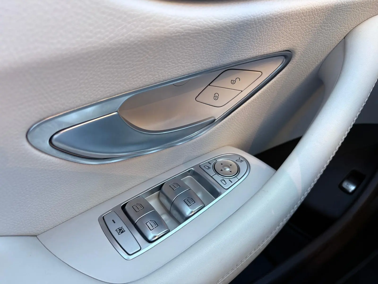 Mercedes-Benz E 220 d AMG Line Aut. 35