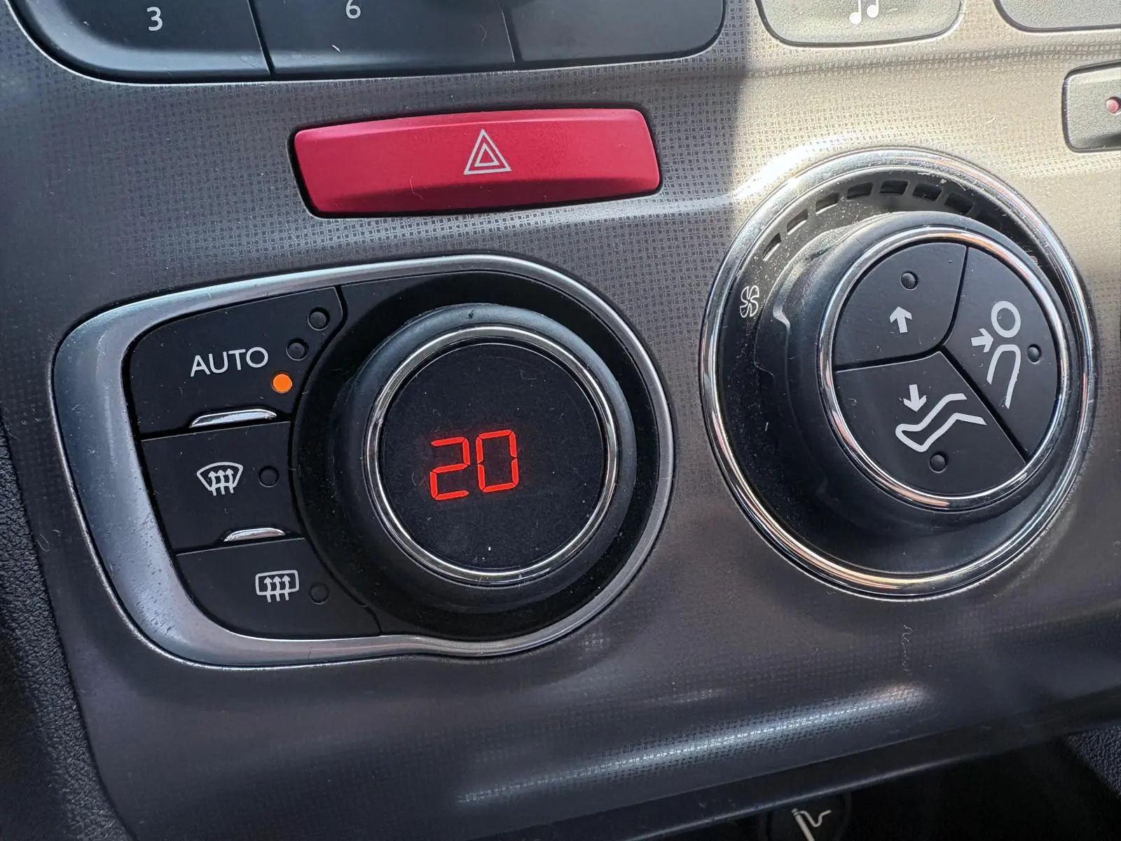 Citroen C4 1.6 BlueHDi Feel EAT6 48