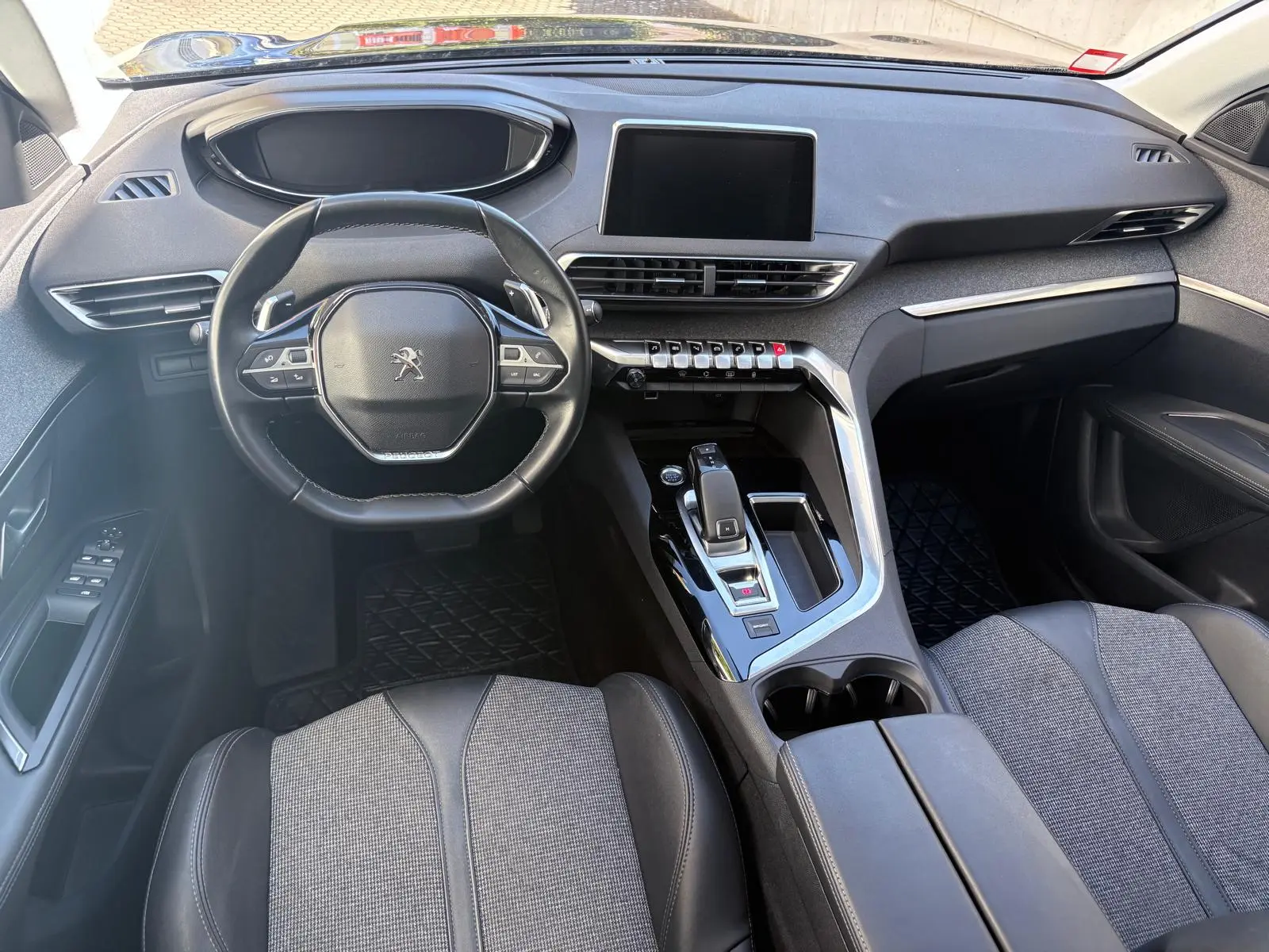 Peugeot 3008 1.2 PureTech Allure EAT8 32