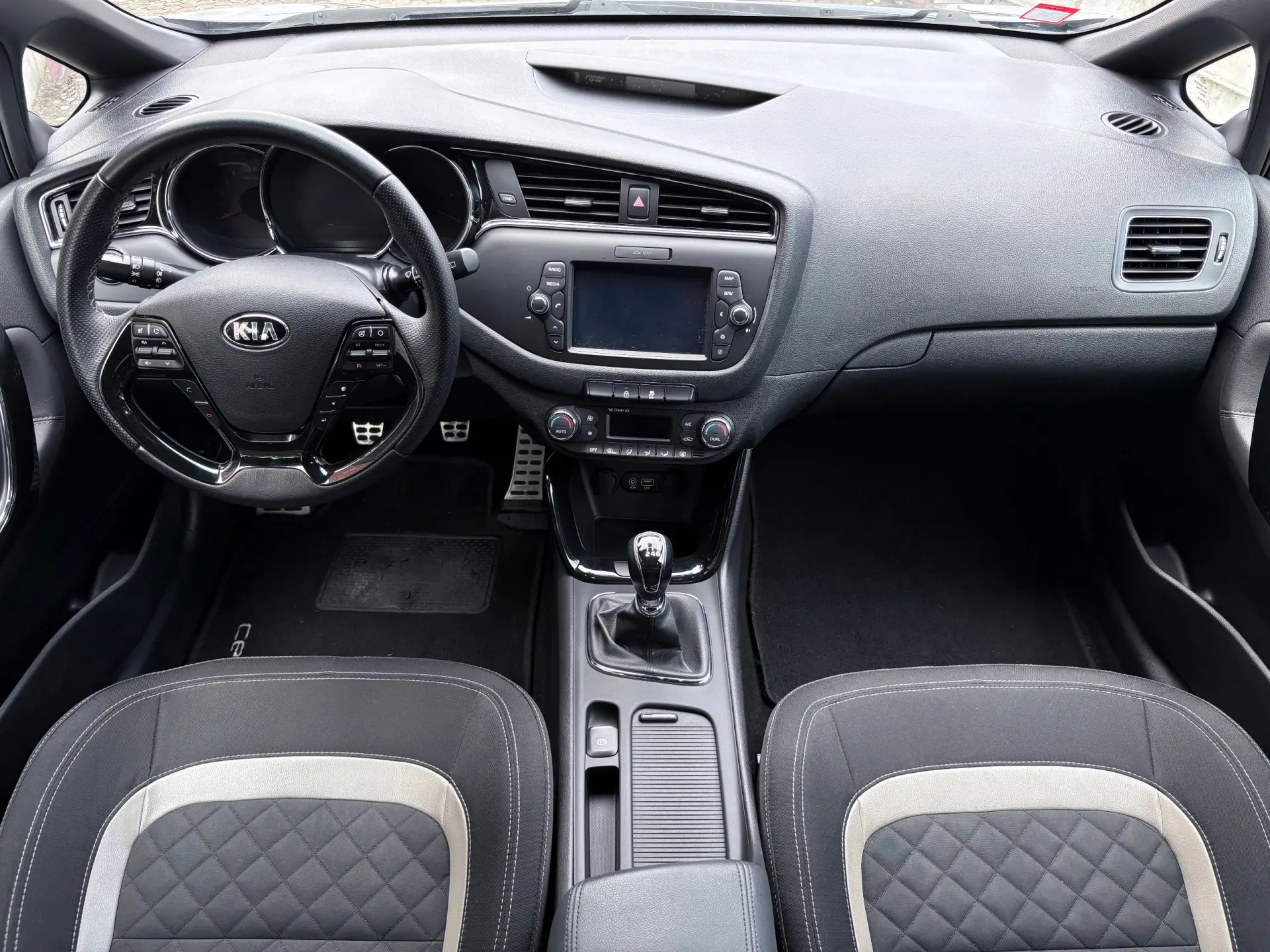 Kia Ceed 1.6 CRDi GT Line 6