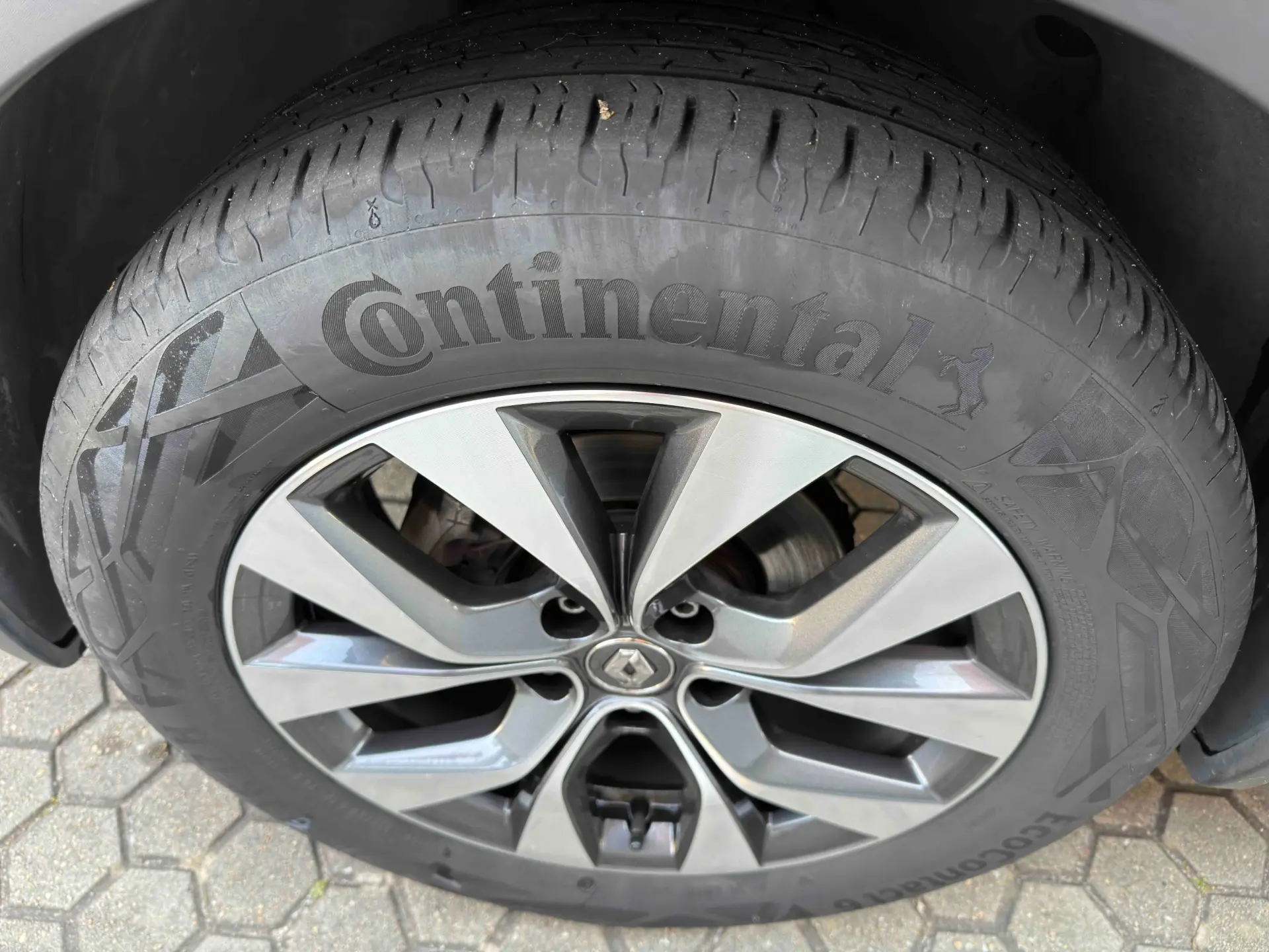 Renault Captur 1.0 TCe Exclusive 11