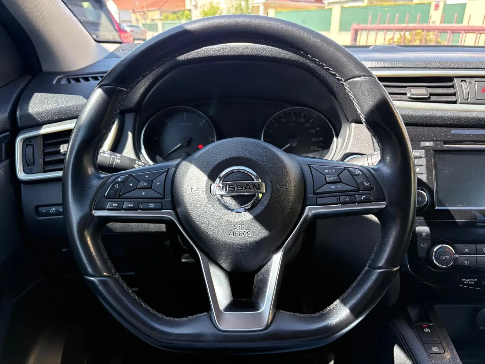 Nissan Qashqai 1.5 dCi N-Connecta J18 38