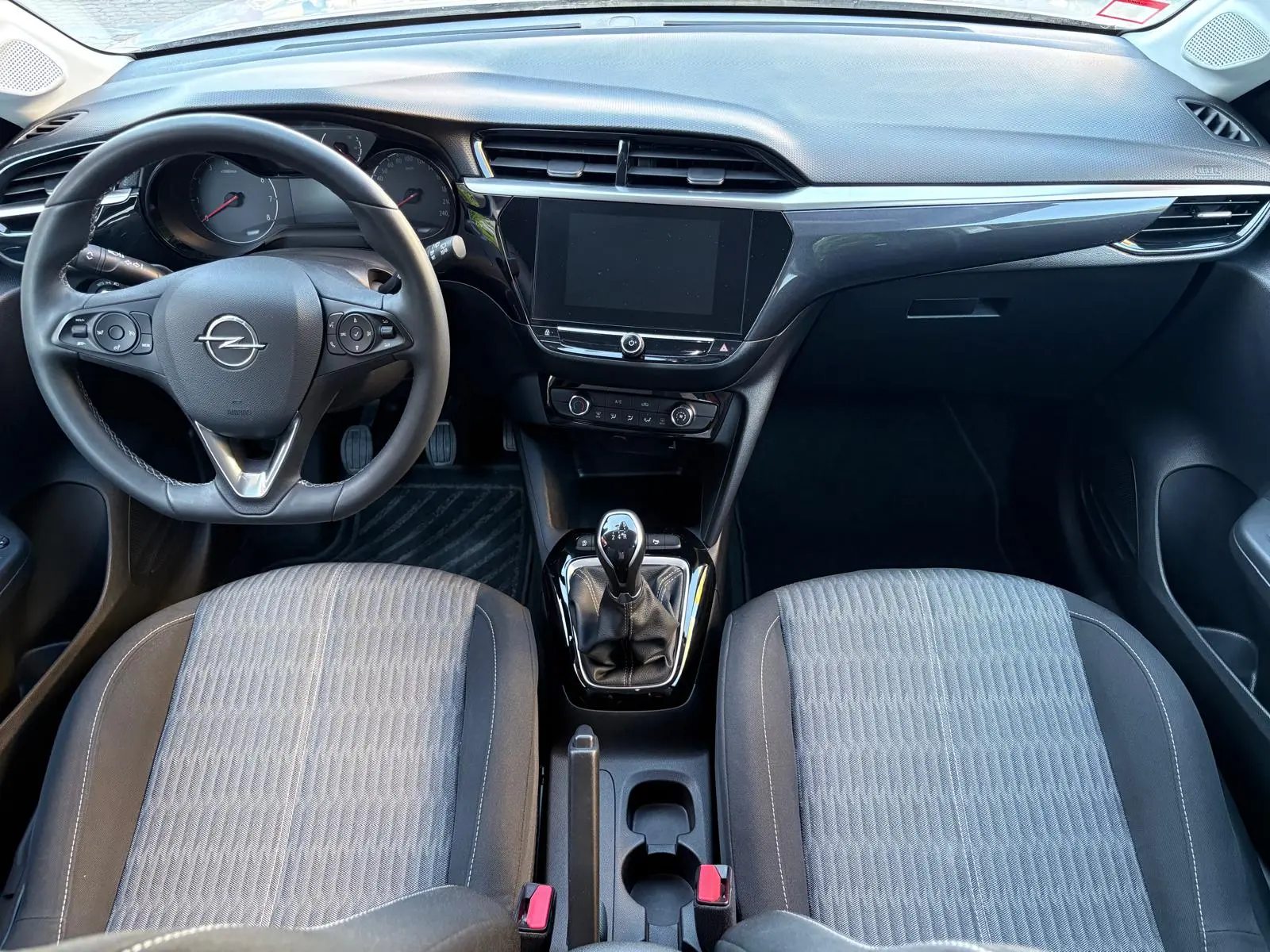 Opel Corsa 1.2 Business 6