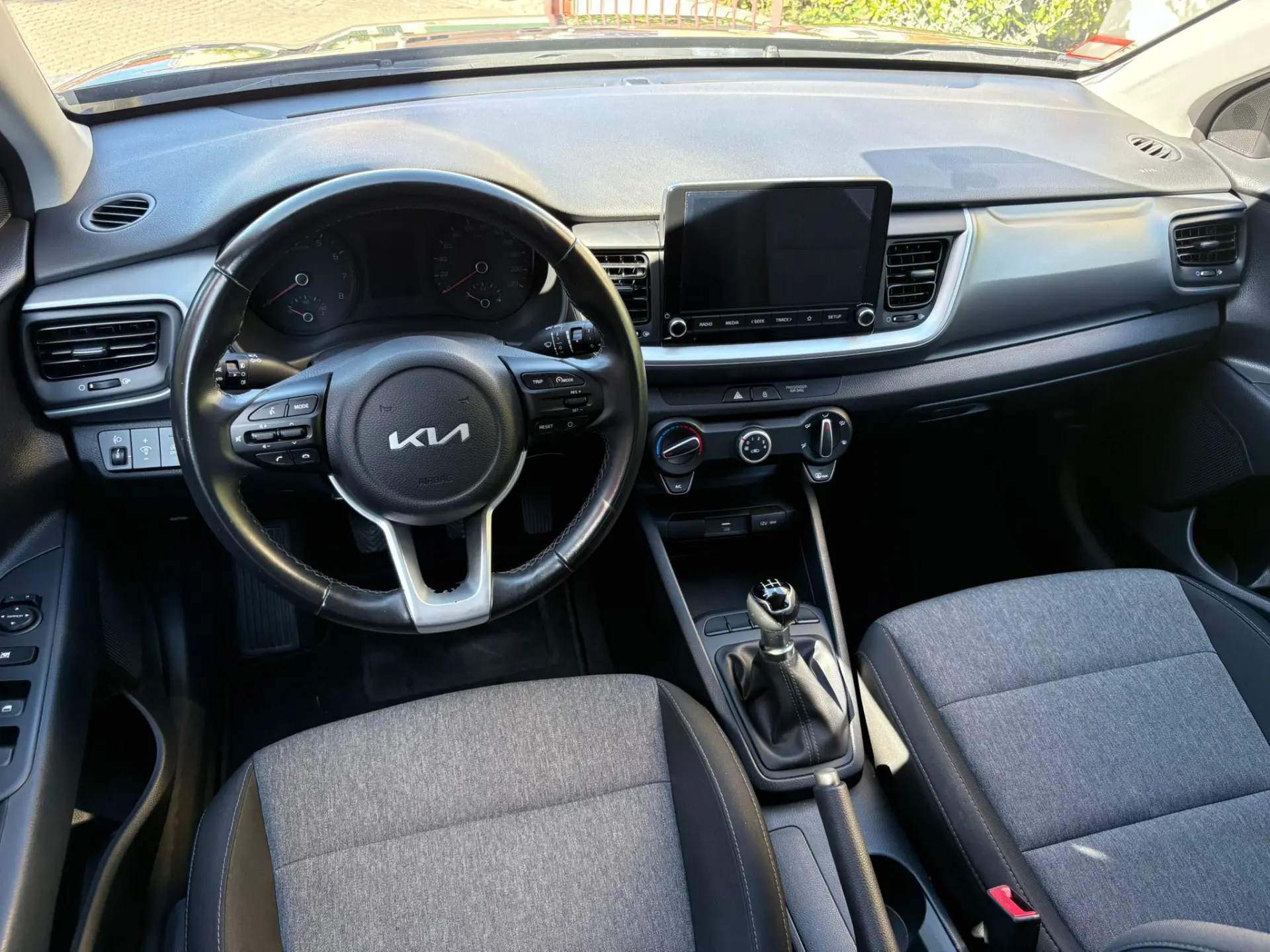 Kia Stonic 1.2 Dynamic 29