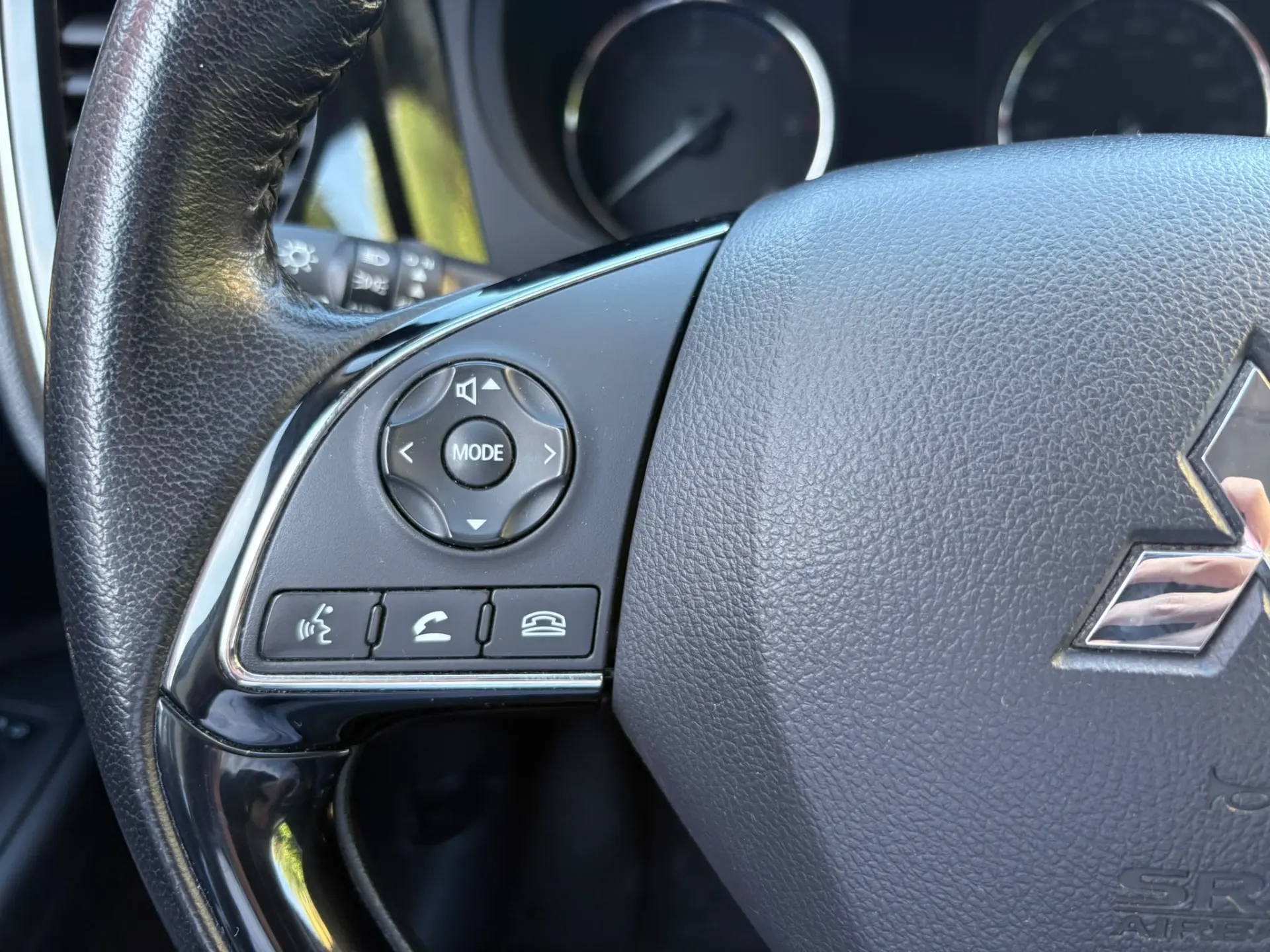 Mitsubishi Outlander 2.2 DI-D Instyle Navi 38