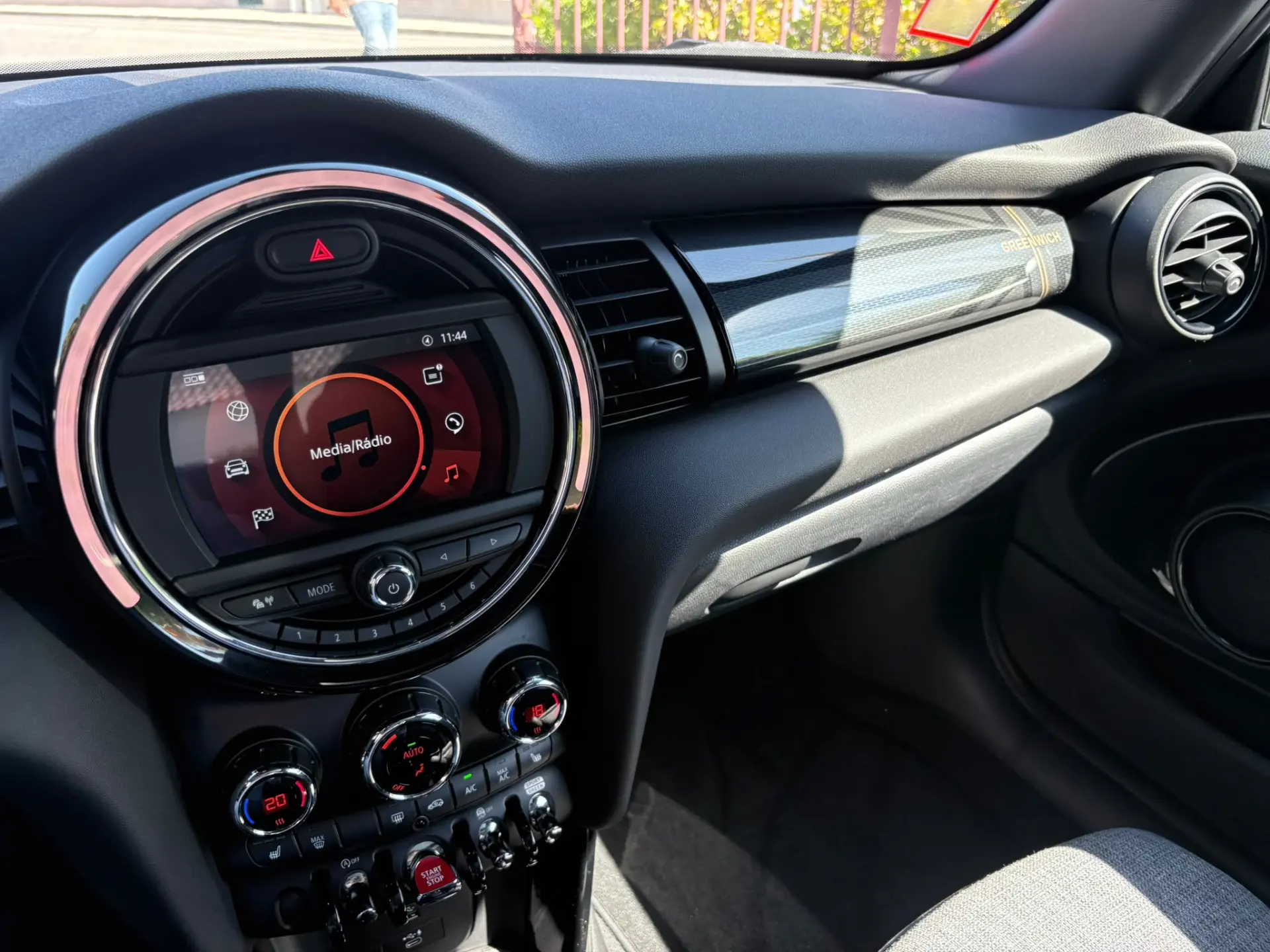 MINI 3 Portas Cooper 49