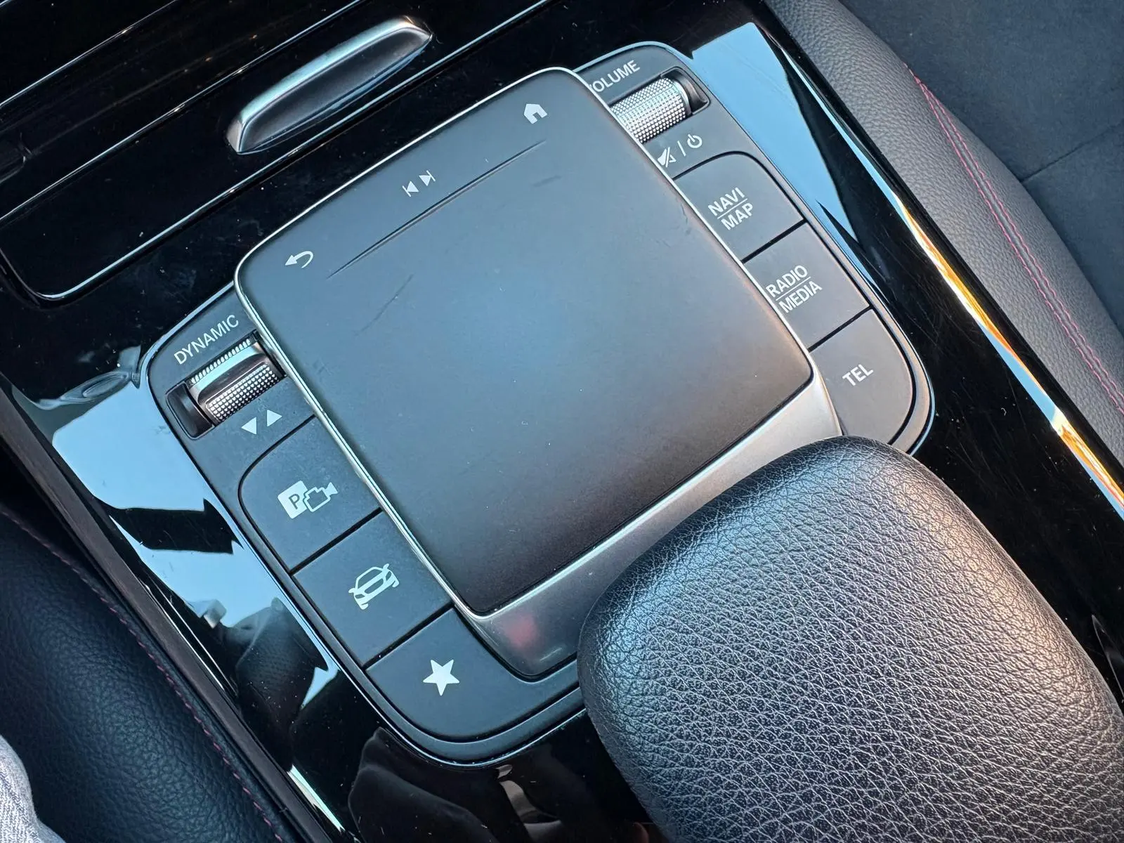 Mercedes-Benz CLA 200 d Shooting Brake AMG Line Aut. 51